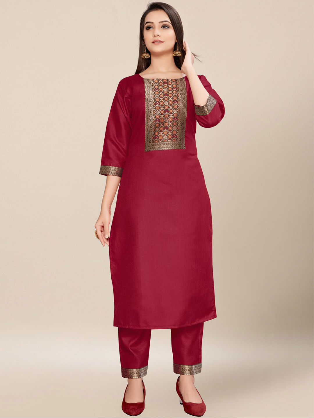 AYKA CLOTHINGS Women Maroon Yoke Design Patchwork Pure Cotton Kurta with Trousers 
AYKA CLOTHINGS Women Maroon Yoke Design Patchwork Pure Cotton Kurta with Trousers