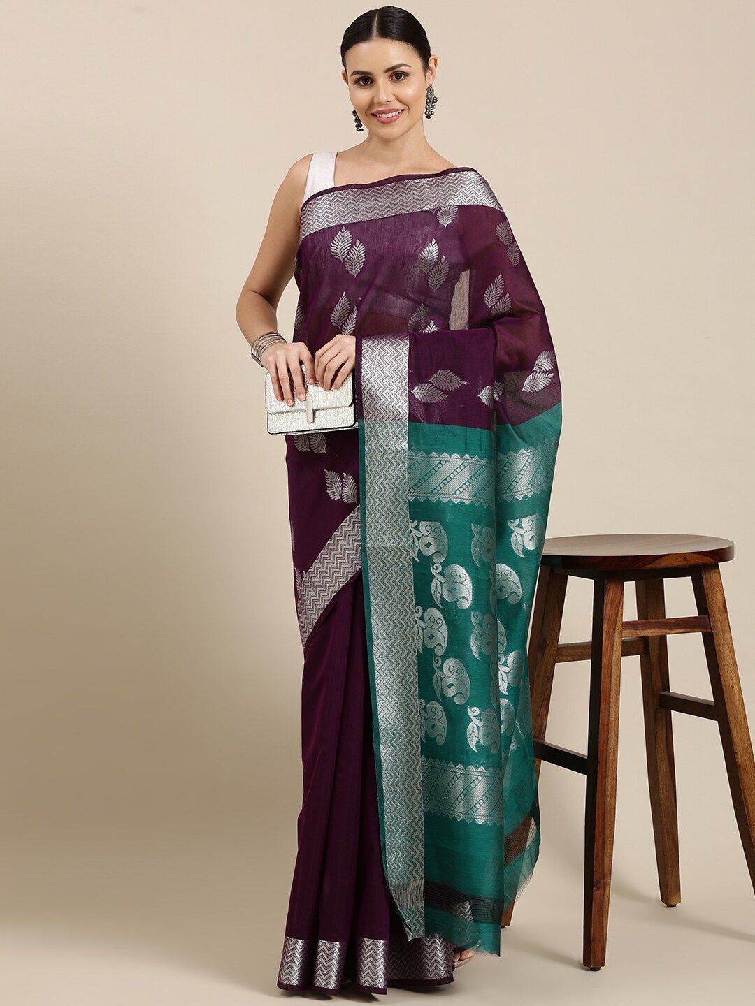 The Chennai Silks Purple & Green Woven Design Zari Silk Cotton Fusion Maheshwari Saree
The Chennai Silks Purple & Green Woven Design Zari Silk Cotton Fusion Maheshwari Saree