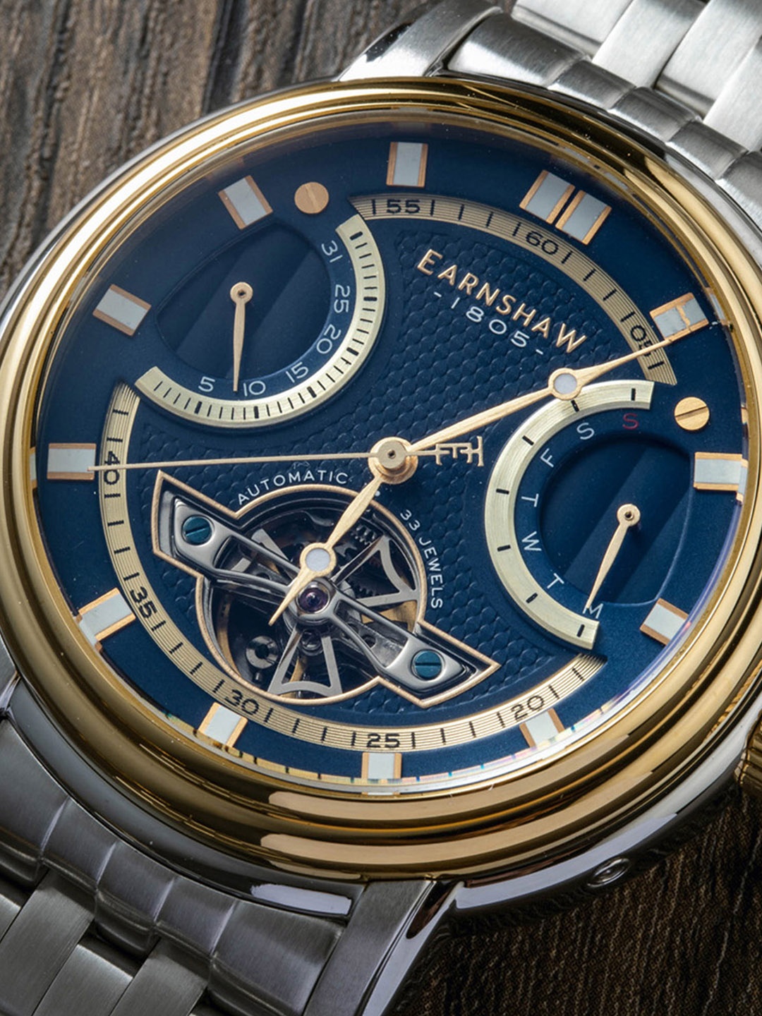 Earnshaw Retrograde Open Heart Automatic Black 33 Jewels Dial Men's Watch - ES-8184-66
Earnshaw Retrograde Open Heart Automatic Black 33 Jewels Dial Men's Watch - ES-8184-66