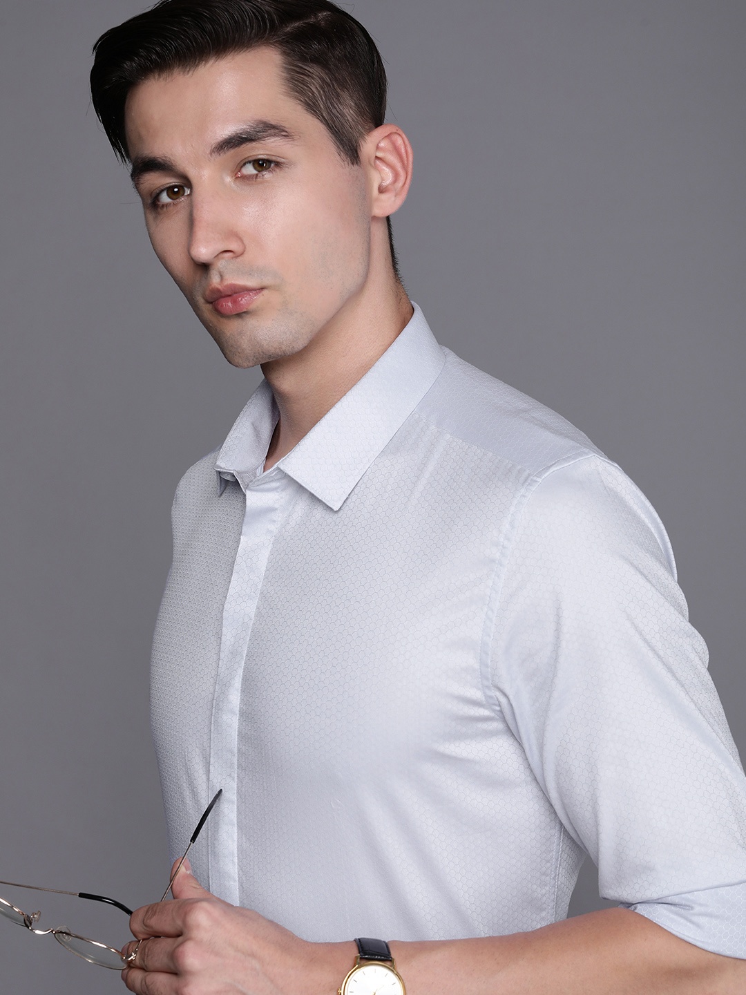 Louis Philippe Men White Super Slim Fit Geometric Opaque Printed Pure Cotton Formal Shirt
Louis Philippe Men White Super Slim Fit Geometric Opaque Printed Pure Cotton Formal Shirt