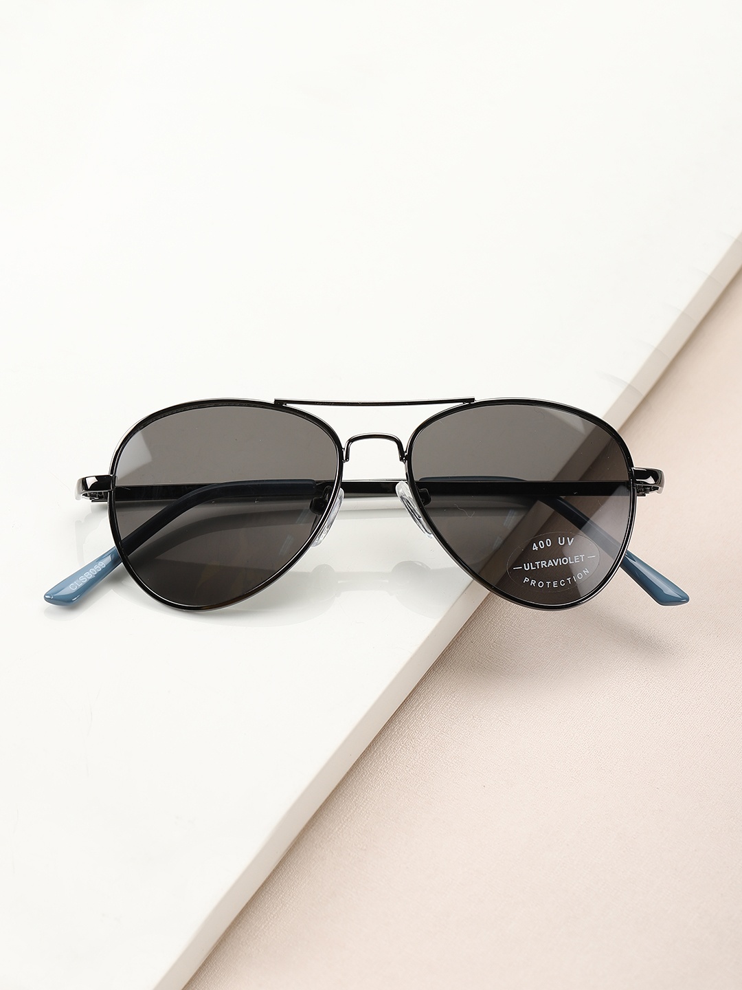 Carlton London Boys Black Lens & Gunmetal-Toned Aviator Sunglasses with UV Protected Lens
Carlton London Boys Black Lens & Gunmetal-Toned Aviator Sunglasses with UV Protected Lens