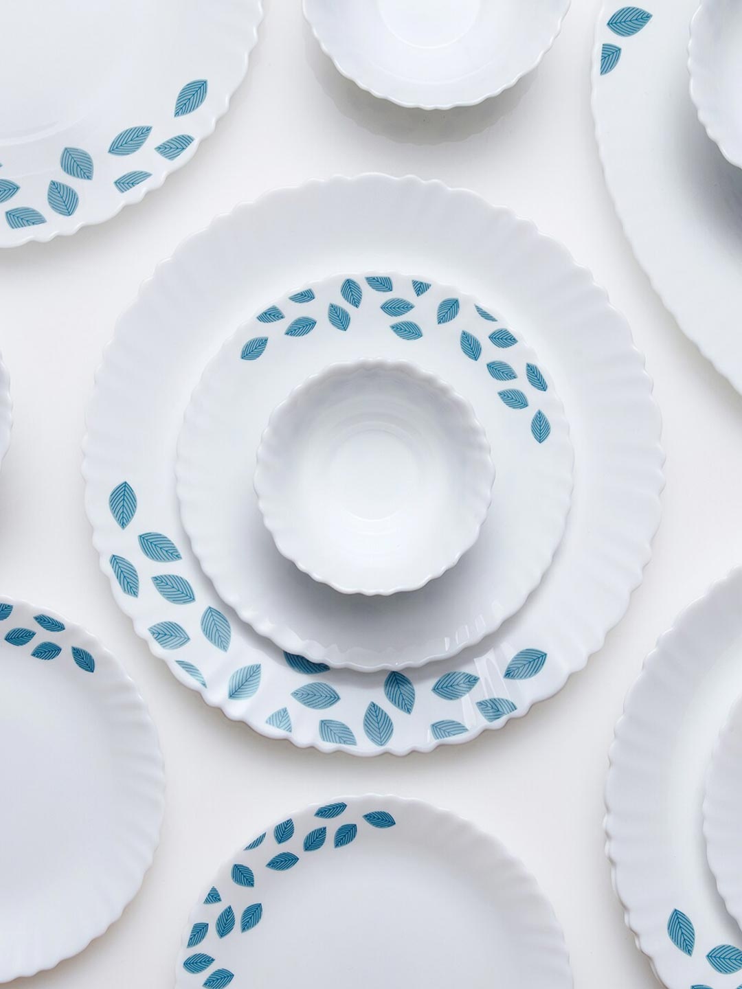 Larah by BOROSIL White & Blue Pieces Floral Printed Opalware Glossy 27 Pieces Dinner Set
Larah by BOROSIL White & Blue Pieces Floral Printed Opalware Glossy 27 Pieces Dinner Set