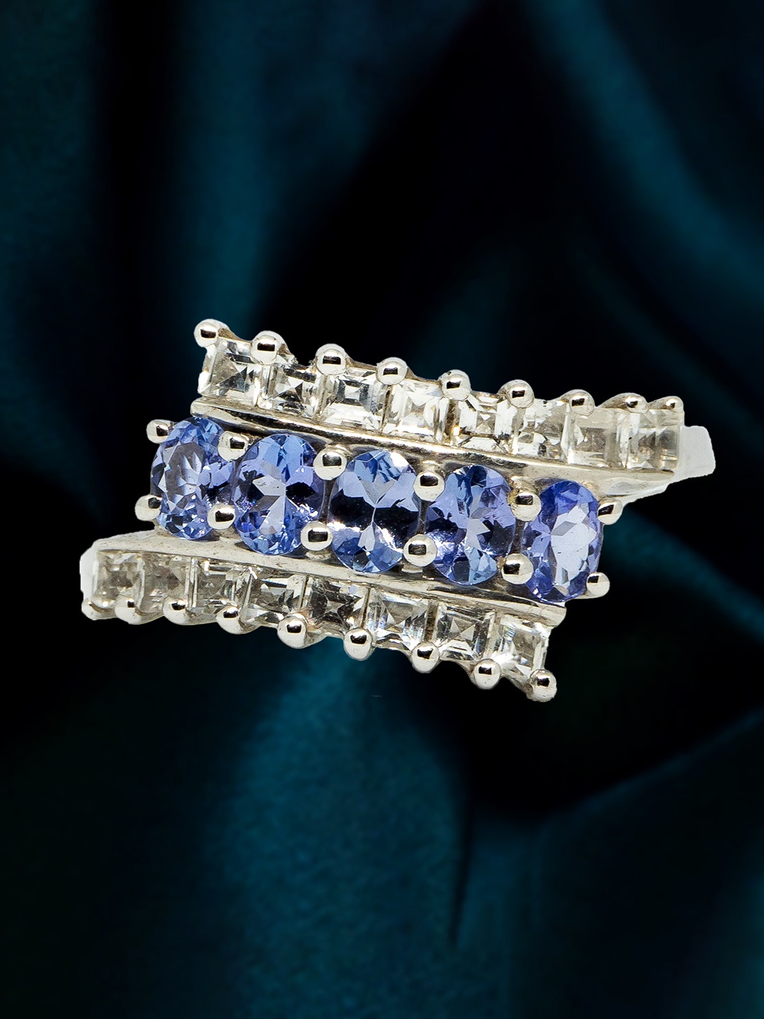 HIFLYER JEWELS Rhodium-Plated Silver-Toned & White Topaz Gemstone-Studded Finger Ring
HIFLYER JEWELS Rhodium-Plated Silver-Toned & White Topaz Gemstone-Studded Finger Ring