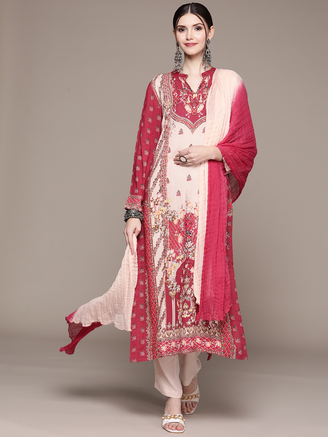 aarke Ritu Kumar Women Red & Pink Ethnic Motifs Printed Kurta with Trousers & With Dupatta
aarke Ritu Kumar Women Red & Pink Ethnic Motifs Printed Kurta with Trousers & With Dupatta