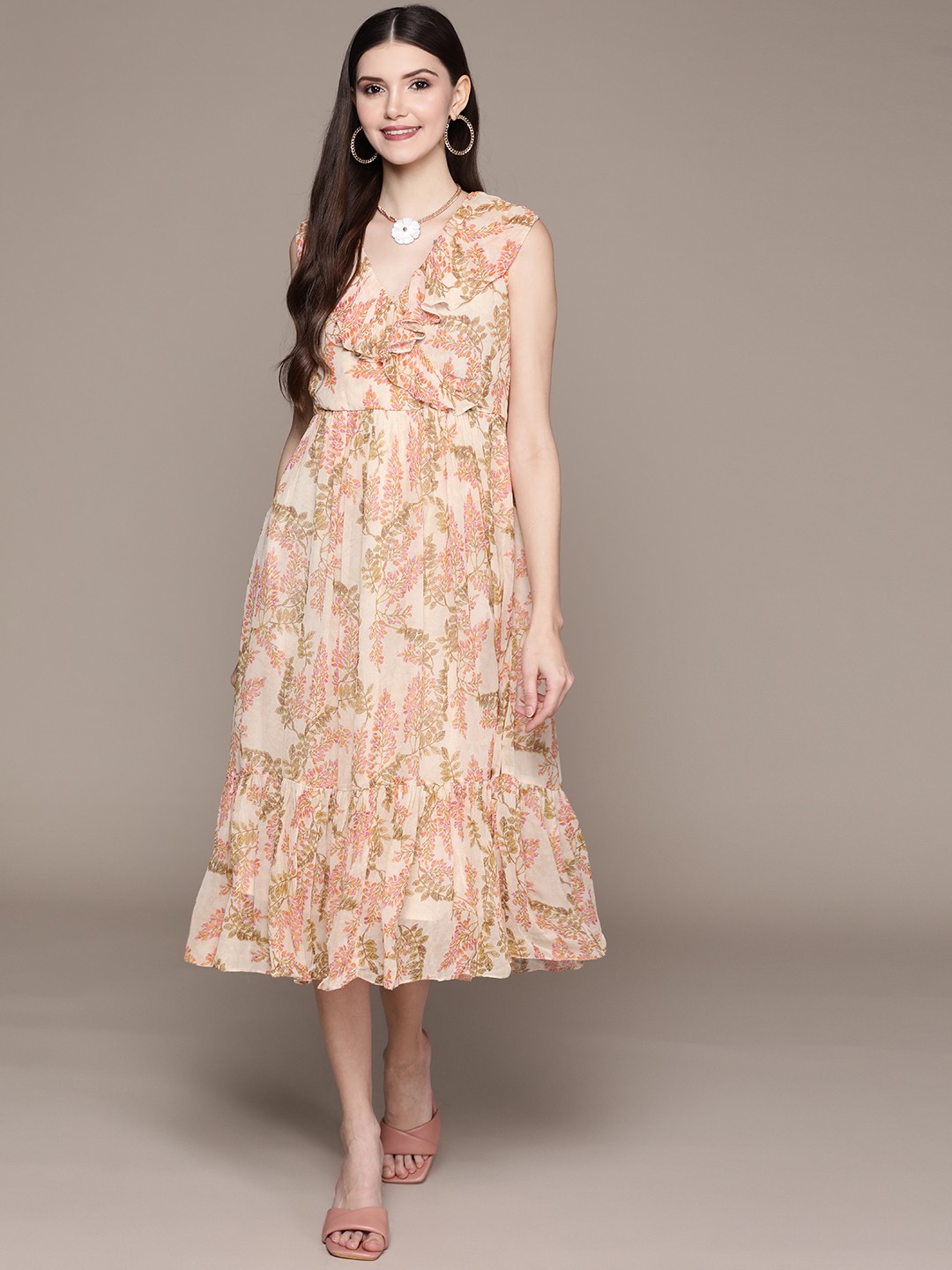 aarke Ritu Kumar Off White & Green Ethnic Motifs Printed Georgette A-Line Midi Dress
aarke Ritu Kumar Off White & Green Ethnic Motifs Printed Georgette A-Line Midi Dress
