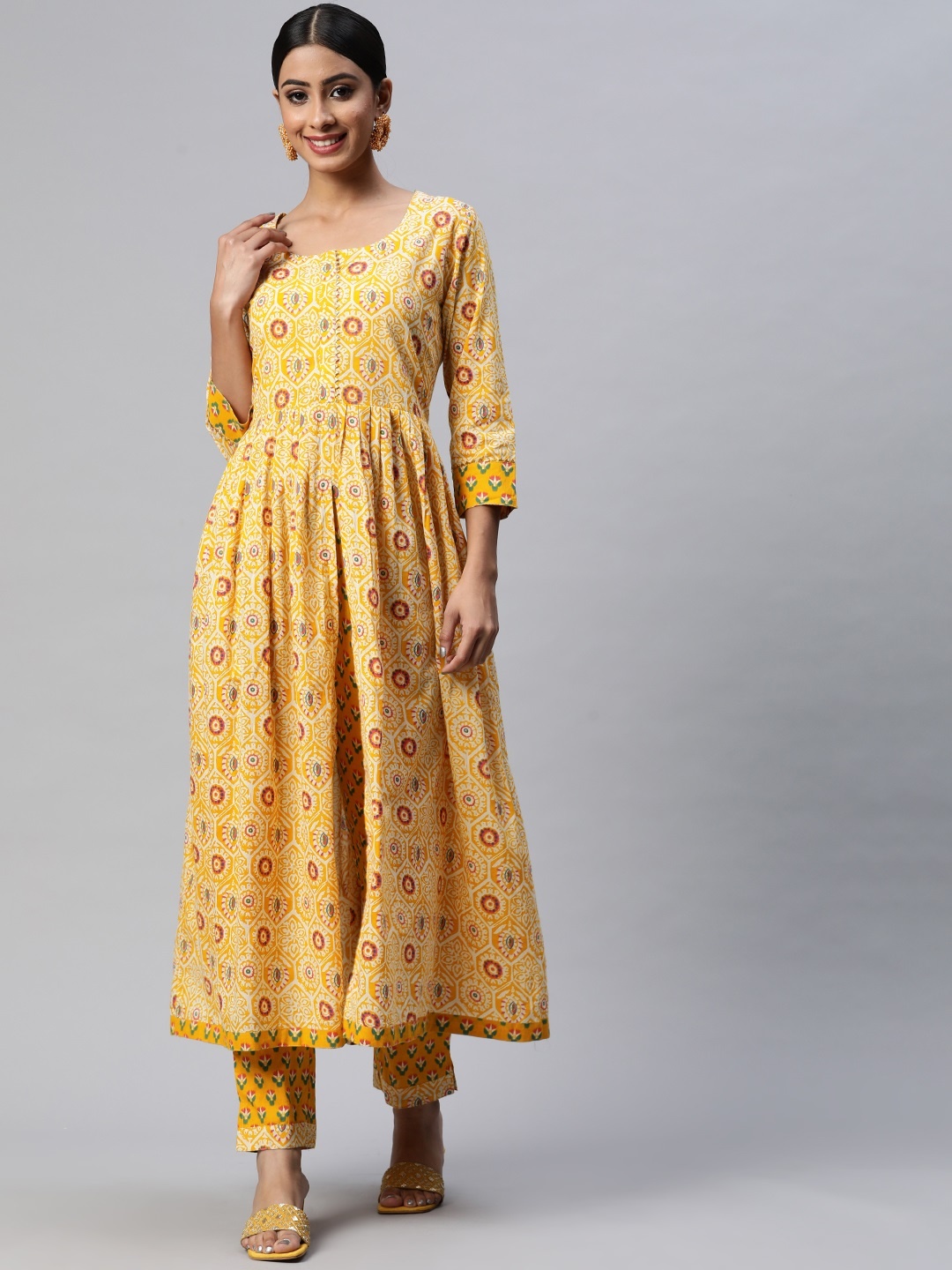 mokshi Women Yellow Ethnic Motifs Printed Gotta Patti Pure Cotton Kurta with Trousers
mokshi Women Yellow Ethnic Motifs Printed Gotta Patti Pure Cotton Kurta with Trousers
