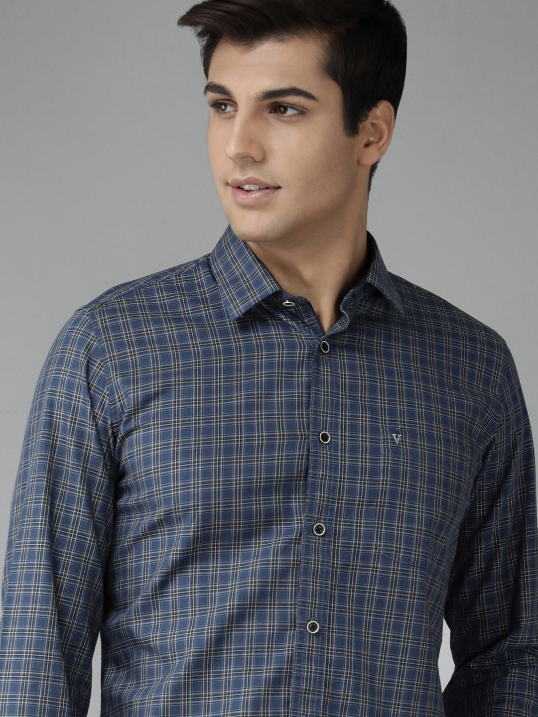 Van Heusen Sport Men Navy Blue & Beige Slim Fit Tartan Checked Pure Cotton Casual Shirt
Van Heusen Sport Men Navy Blue & Beige Slim Fit Tartan Checked Pure Cotton Casual Shirt