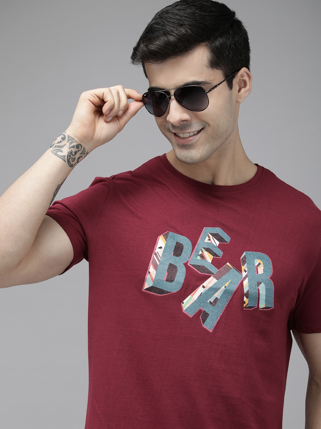 THE BEAR HOUSE Ardor Edition Men Maroon Typography Printed Pure Cotton Slim Fit T-shirt
THE BEAR HOUSE Ardor Edition Men Maroon Typography Printed Pure Cotton Slim Fit T-shirt