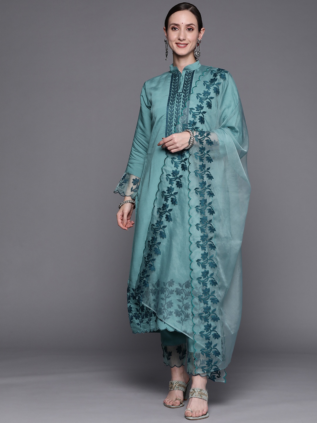 Indo Era Women Blue Ethnic Motifs Embroidered Thread Work Kurta with Trousers & With Dupatta
Indo Era Women Blue Ethnic Motifs Embroidered Thread Work Kurta with Trousers & With Dupatta