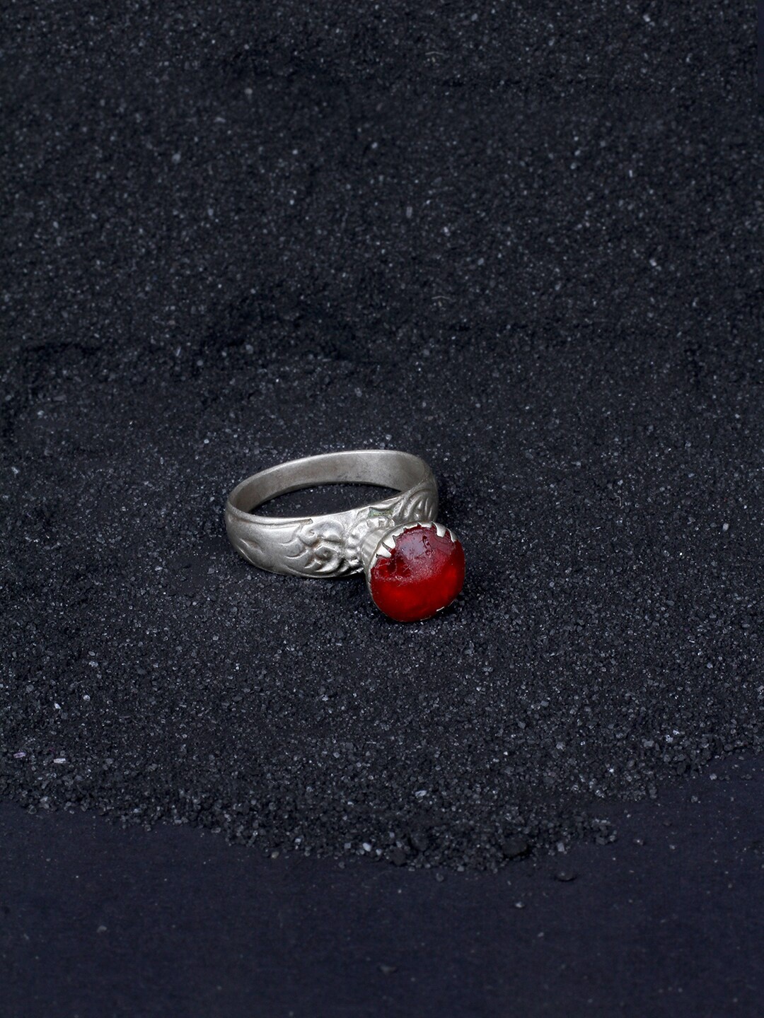 SANGEETA BOOCHRA Women Silver-Toned Red CZ Studded Afghan Finger Ring,
SANGEETA BOOCHRA Women Silver-Toned Red CZ Studded Afghan Finger Ring,