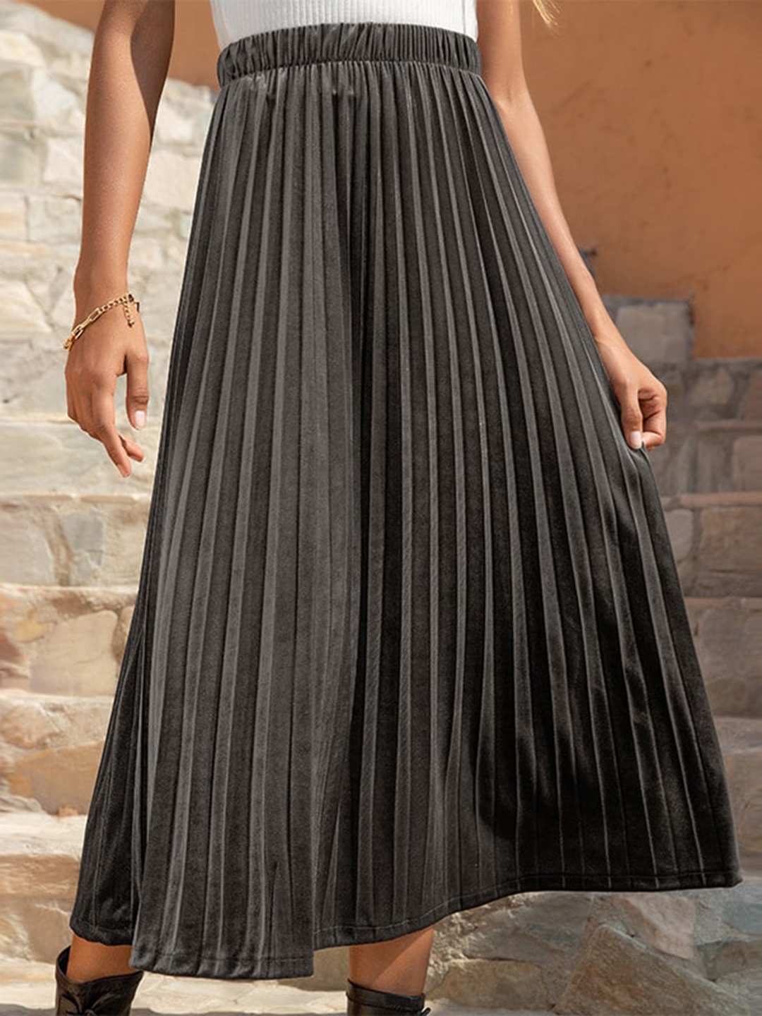 BoStreet Women Grey Solid Midi Flared Skirt