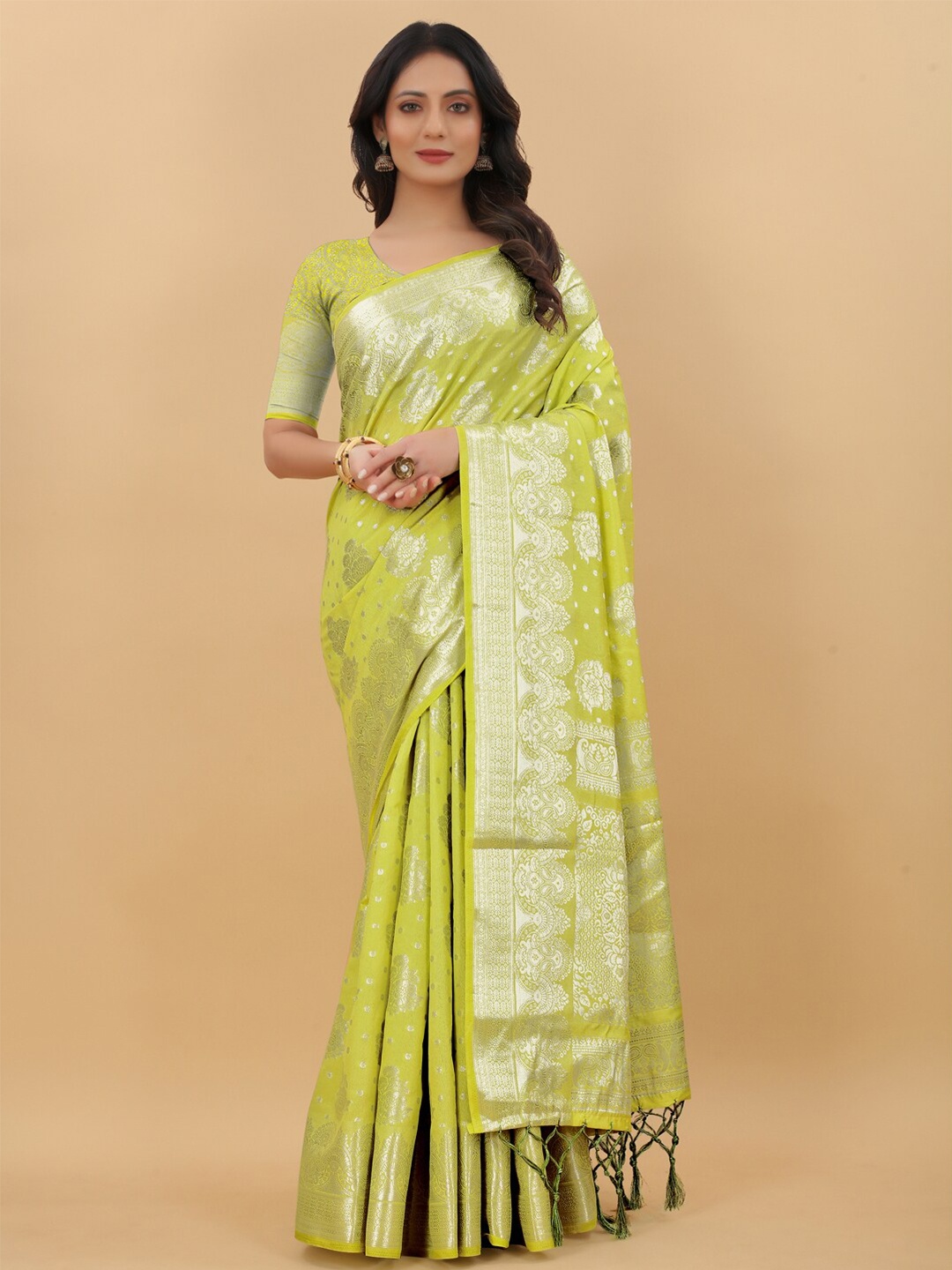 LINARO LIFESTYLES Lime Green & Silver-Toned Woven Design Zari Silk Cotton Banarasi Saree
LINARO LIFESTYLES Lime Green & Silver-Toned Woven Design Zari Silk Cotton Banarasi Saree