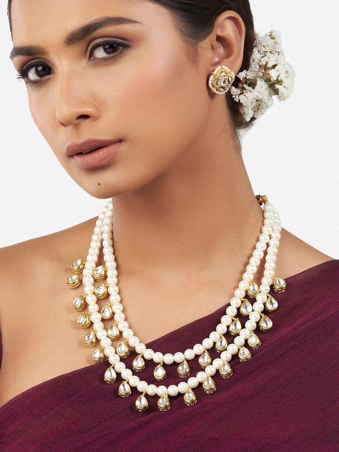 Ahaanya Women White & Gold-Toned Brass Gold-Plated Necklace
Ahaanya Women White & Gold-Toned Brass Gold-Plated Necklace