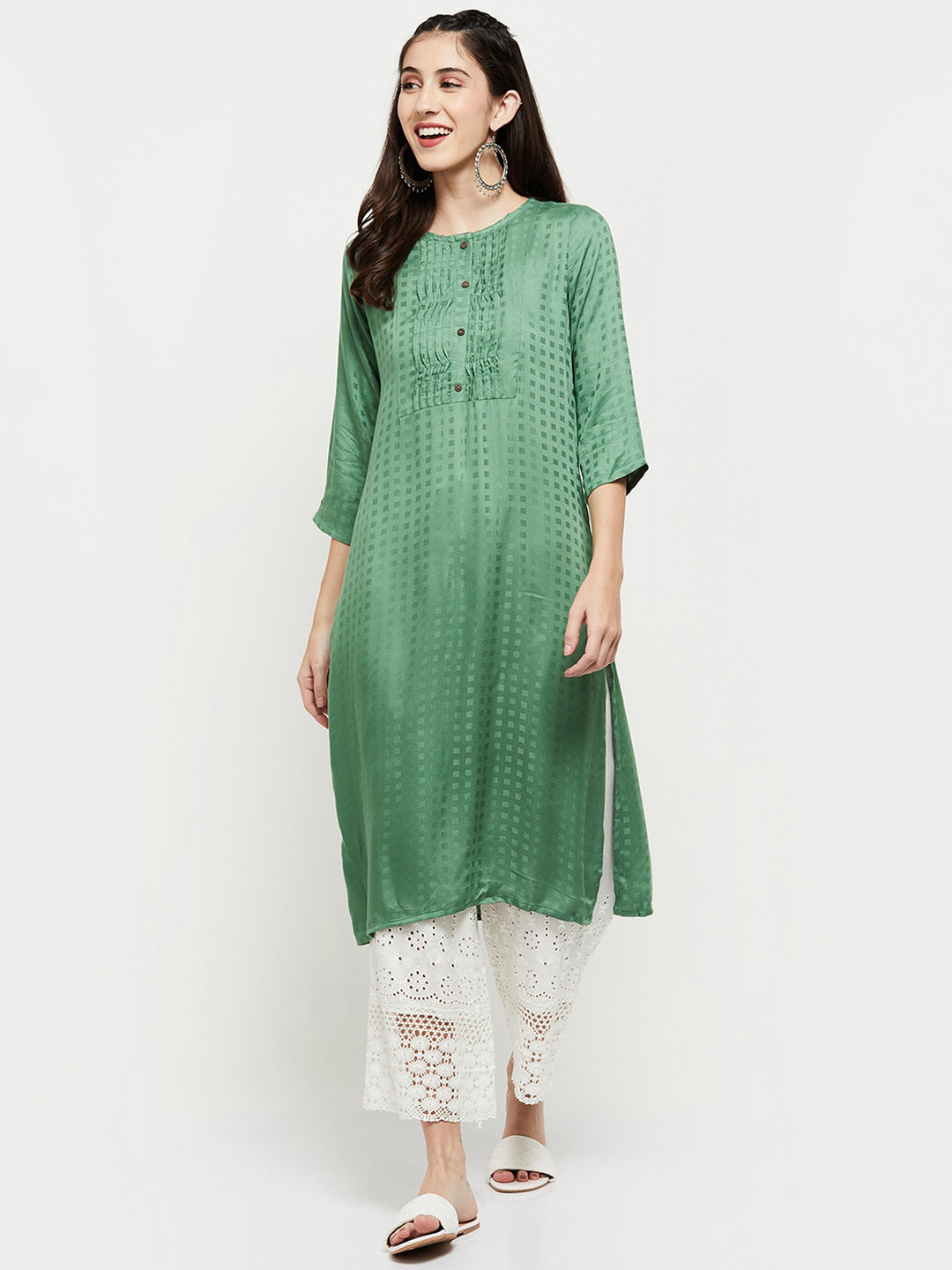 max Women Green Striped Keyhole Neck Flared Sleeves Thread Work Kurta
max Women Green Striped Keyhole Neck Flared Sleeves Thread Work Kurta