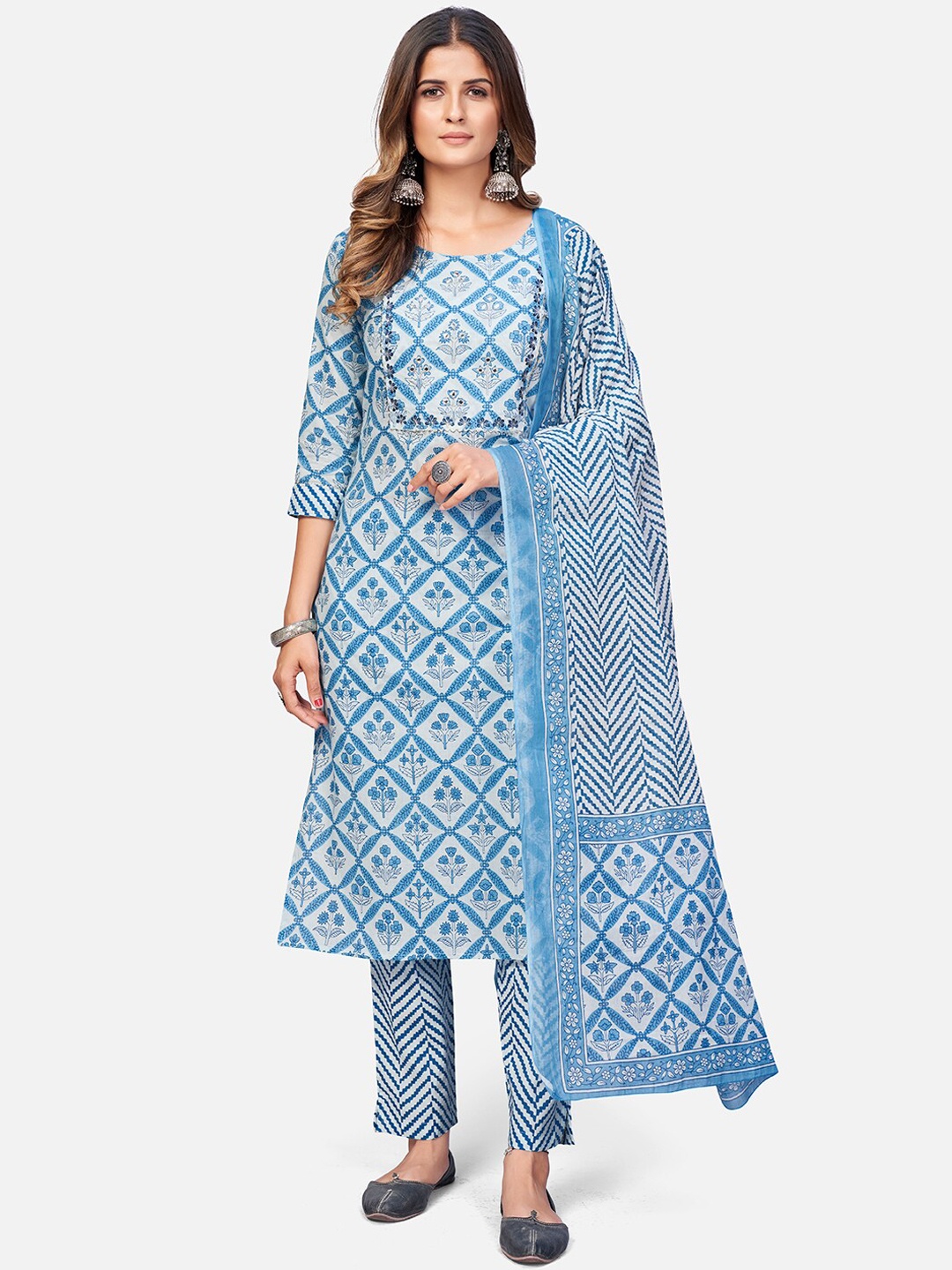 Vbuyz Women Blue Floral Printed Mirror Work Pure Cotton Kurta with Trousers & With Dupatta
Vbuyz Women Blue Floral Printed Mirror Work Pure Cotton Kurta with Trousers & With Dupatta