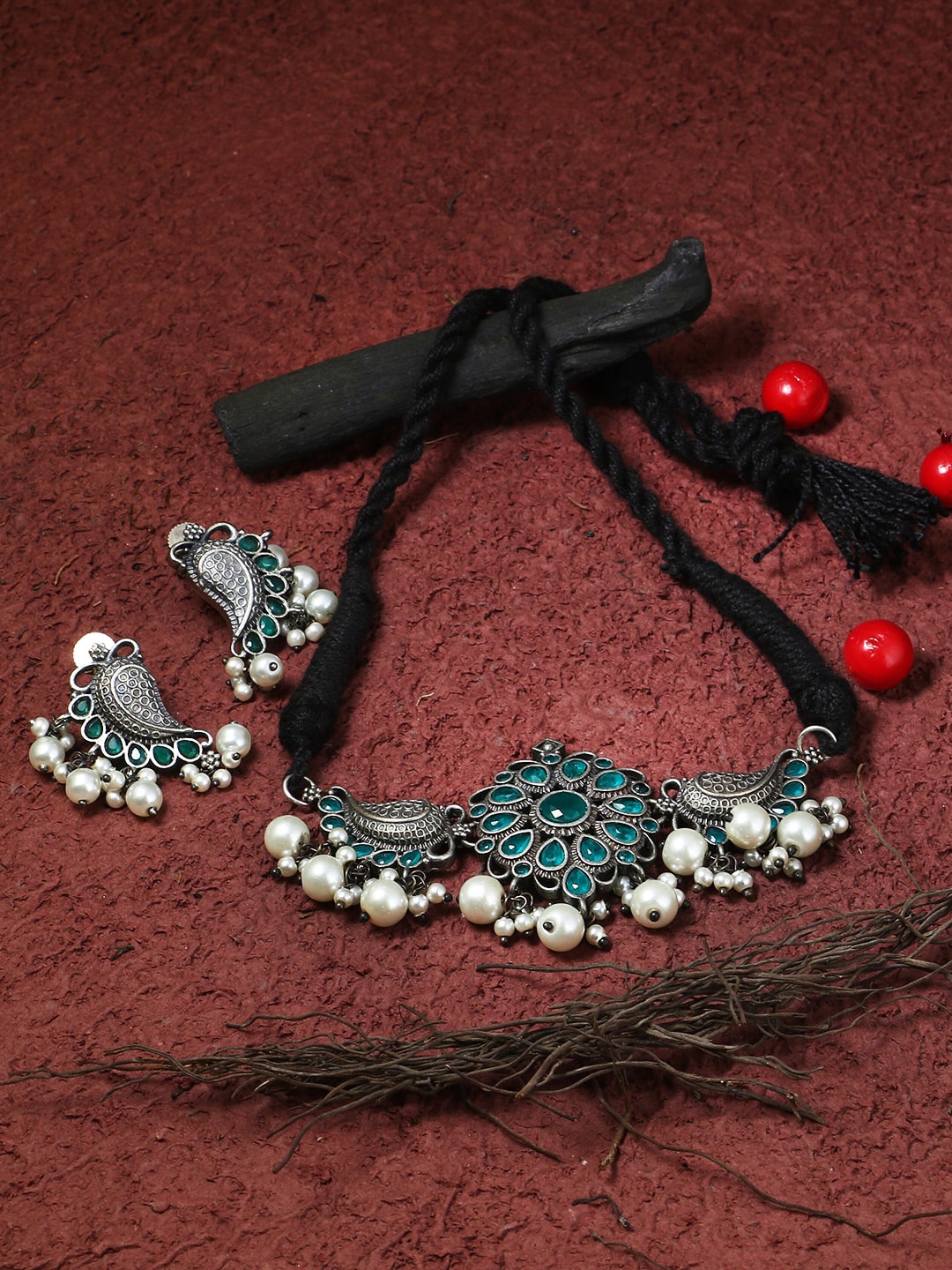 Adwitiya Collection Oxidised Silver-Plated Teal Blue & White Stone Studded & Beaded Jewellery Set
Adwitiya Collection Oxidised Silver-Plated Teal Blue & White Stone Studded & Beaded Jewellery Set