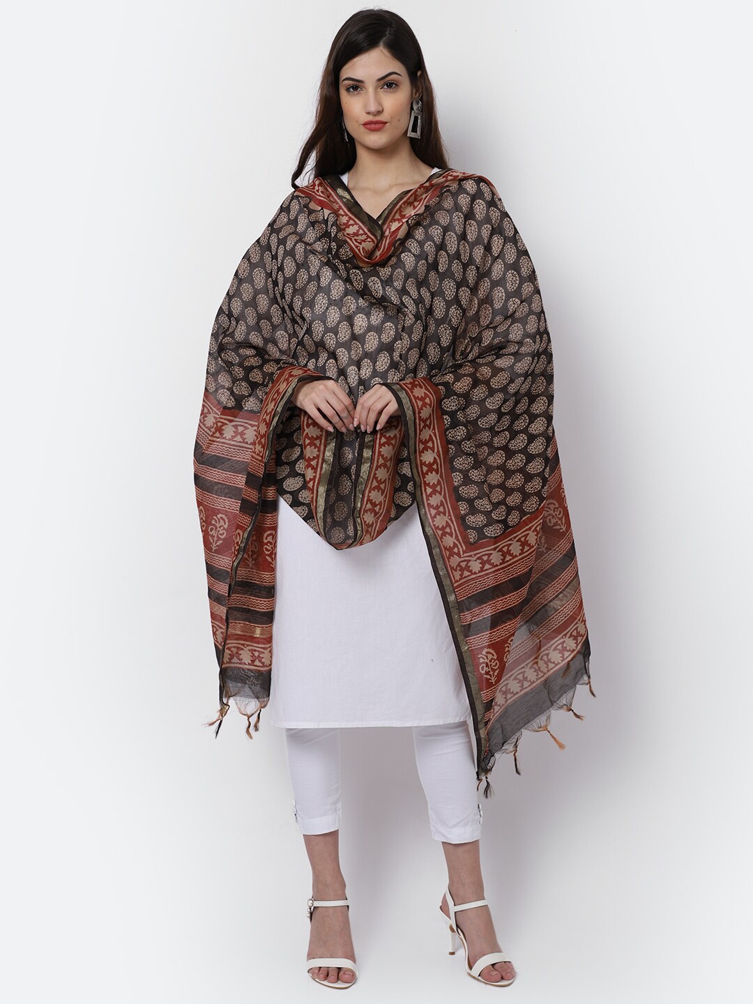 LOOM LEGACY Navy Blue & Silver-Toned Ethnic Motifs Woven Design Cotton Silk Dupatta with Zari
LOOM LEGACY Navy Blue & Silver-Toned Ethnic Motifs Woven Design Cotton Silk Dupatta with Zari