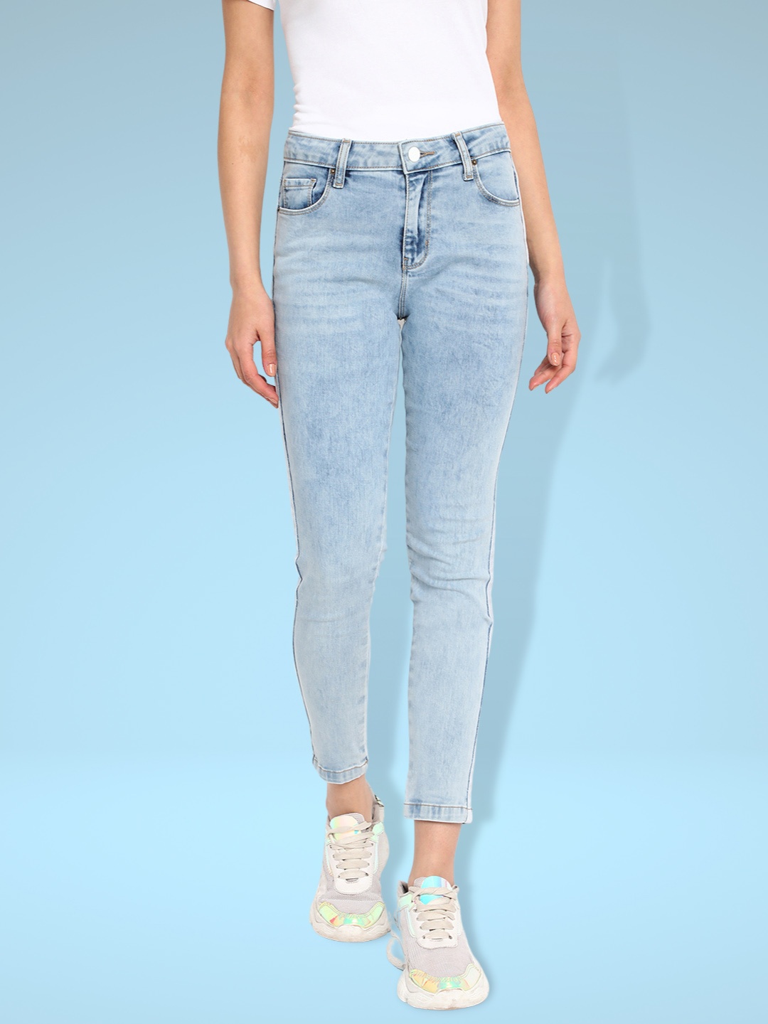 Belliskey Women Blue Slim Fit High-Rise Mildly Distressed Light Fade Stretchable Jeans
Belliskey Women Blue Slim Fit High-Rise Mildly Distressed Light Fade Stretchable Jeans