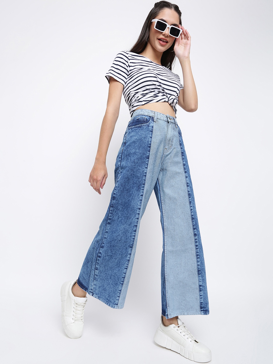 Belliskey Women Blue Flared High-Rise Mildly Distressed Heavy Fade Non-Stretchable Jeans
Belliskey Women Blue Flared High-Rise Mildly Distressed Heavy Fade Non-Stretchable Jeans