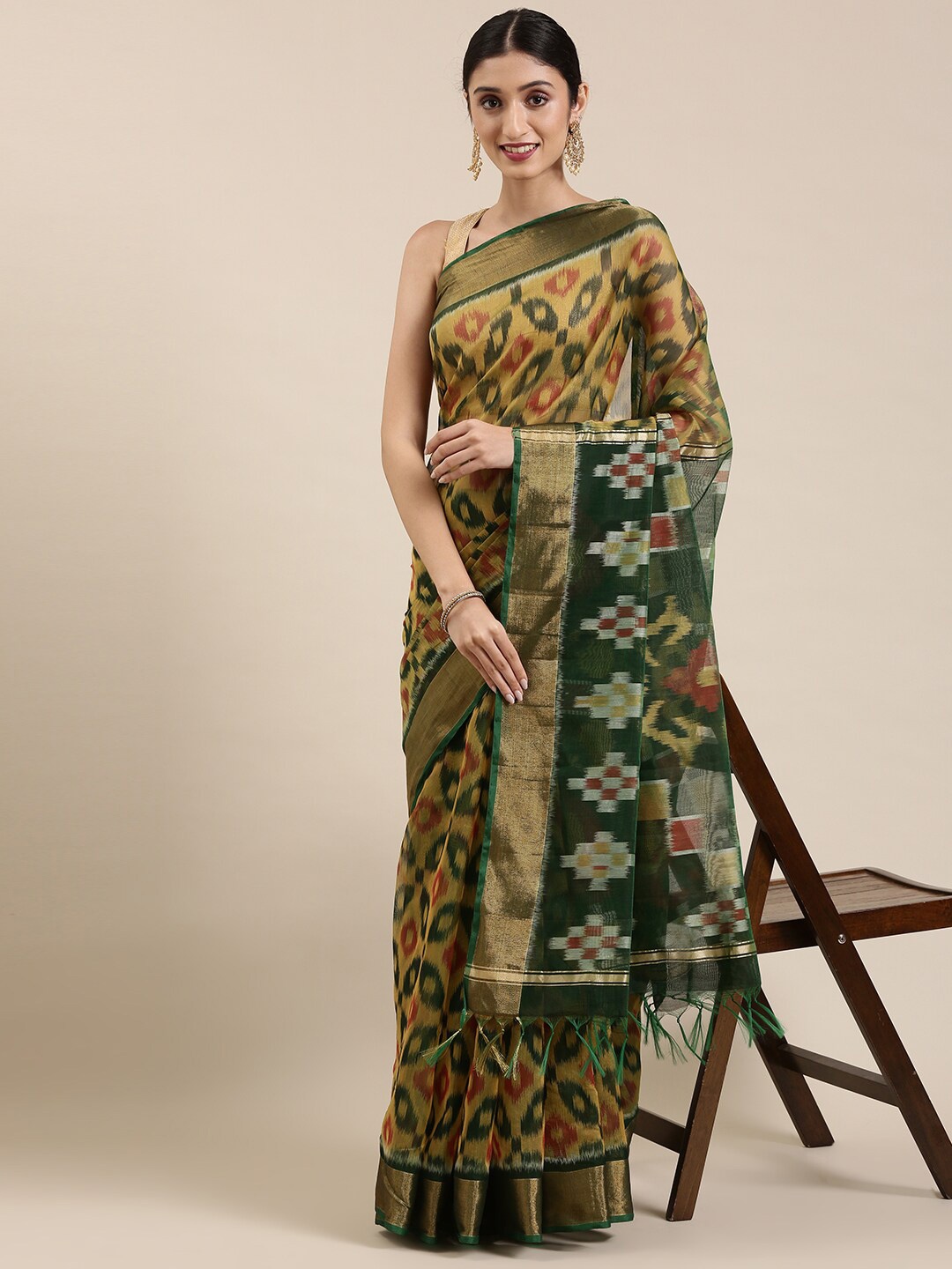 The Chennai Silks Green & Gold-Toned Ethnic Motifs Zari Silk Cotton Maheshwari Saree
The Chennai Silks Green & Gold-Toned Ethnic Motifs Zari Silk Cotton Maheshwari Saree