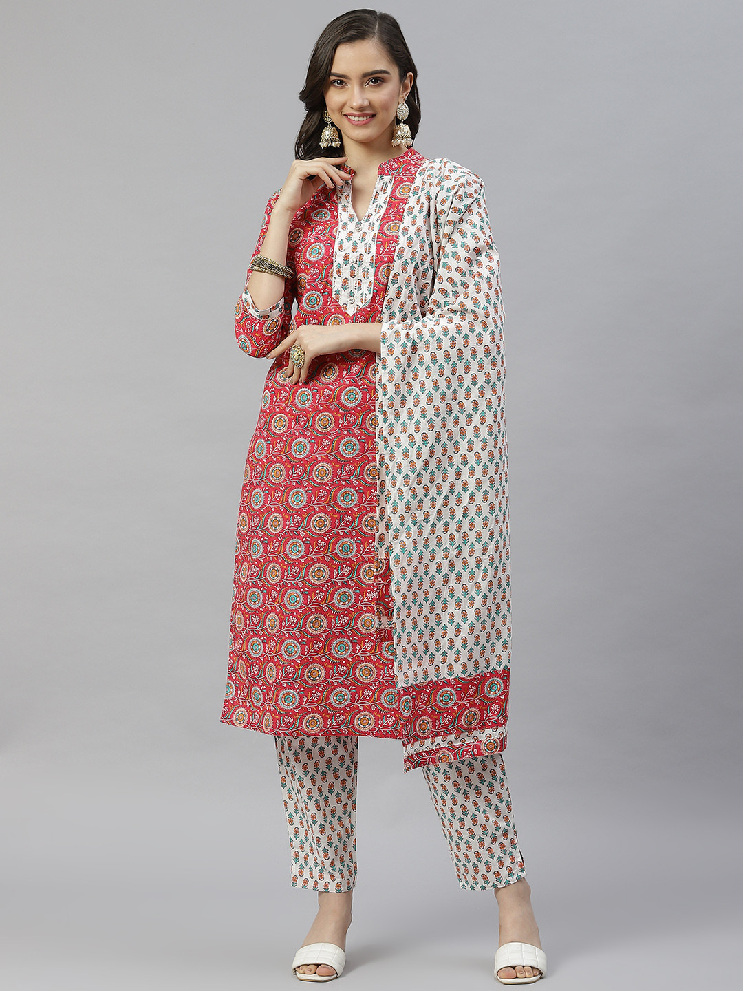HIGHLIGHT FASHION EXPORT Women Pink Floral Printed Gotta Patti Pure Cotton Kurta Set
HIGHLIGHT FASHION EXPORT Women Pink Floral Printed Gotta Patti Pure Cotton Kurta Set