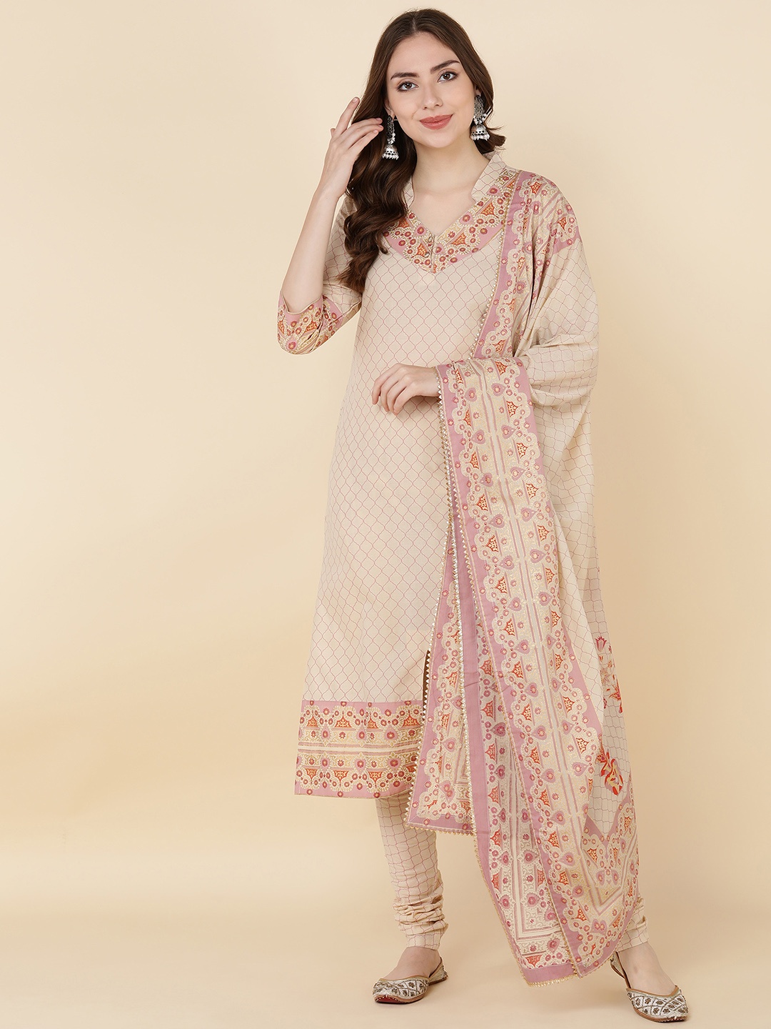 MAAND Women Beige & Pink Floral Printed Pure Cotton Kurta with Churidar & With Dupatta
MAAND Women Beige & Pink Floral Printed Pure Cotton Kurta with Churidar & With Dupatta