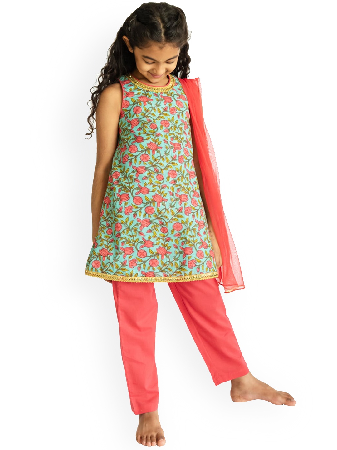 Campana Girls Blue Printed Pleated Gotta Patti Pure Cotton Kurti with Trousers & With Dupatta
Campana Girls Blue Printed Pleated Gotta Patti Pure Cotton Kurti with Trousers & With Dupatta