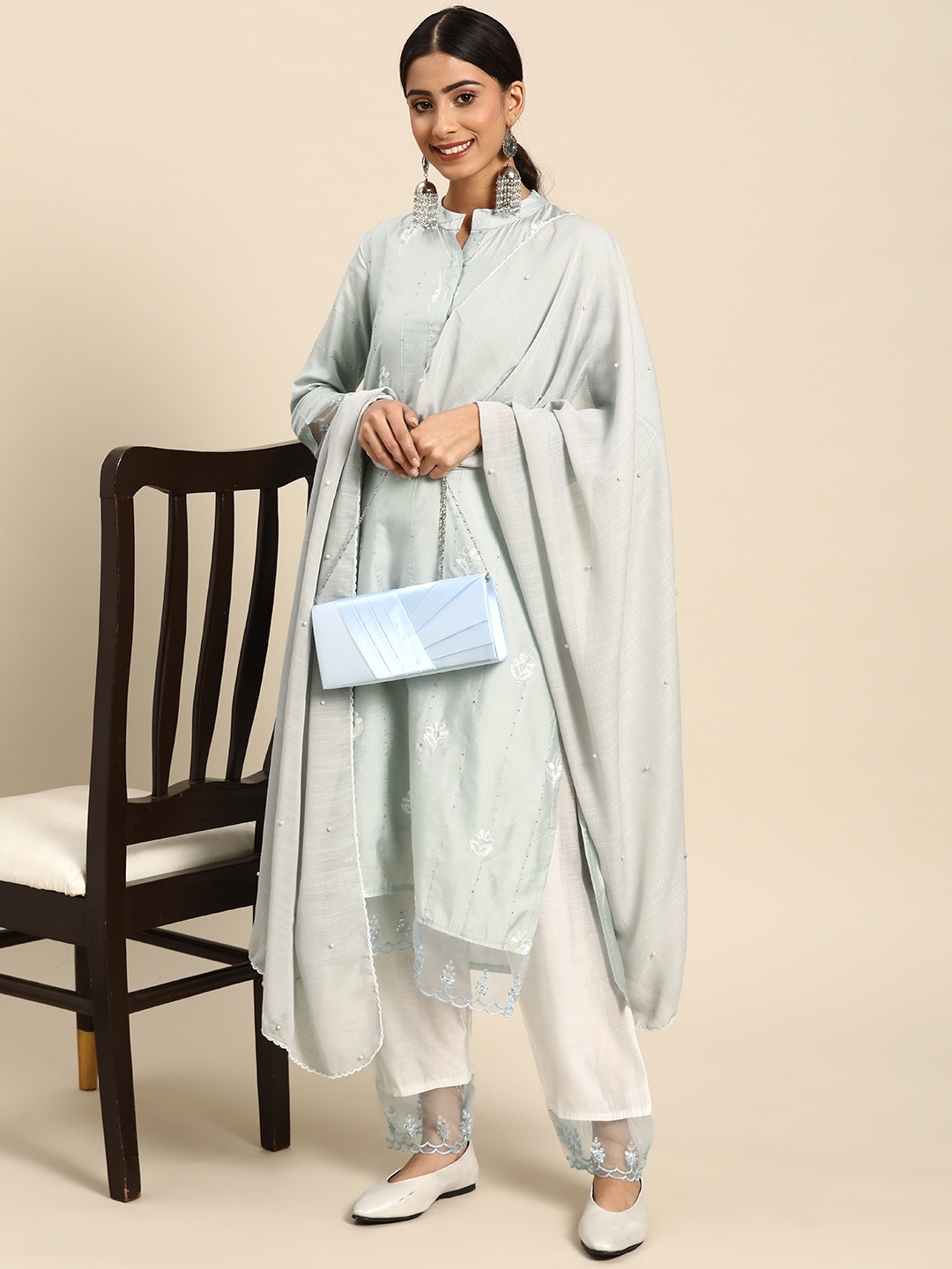 Sangria Women Grey Ethnic Motifs Embroidered Sequinned Kurta with Trousers & With Dupatta
Sangria Women Grey Ethnic Motifs Embroidered Sequinned Kurta with Trousers & With Dupatta