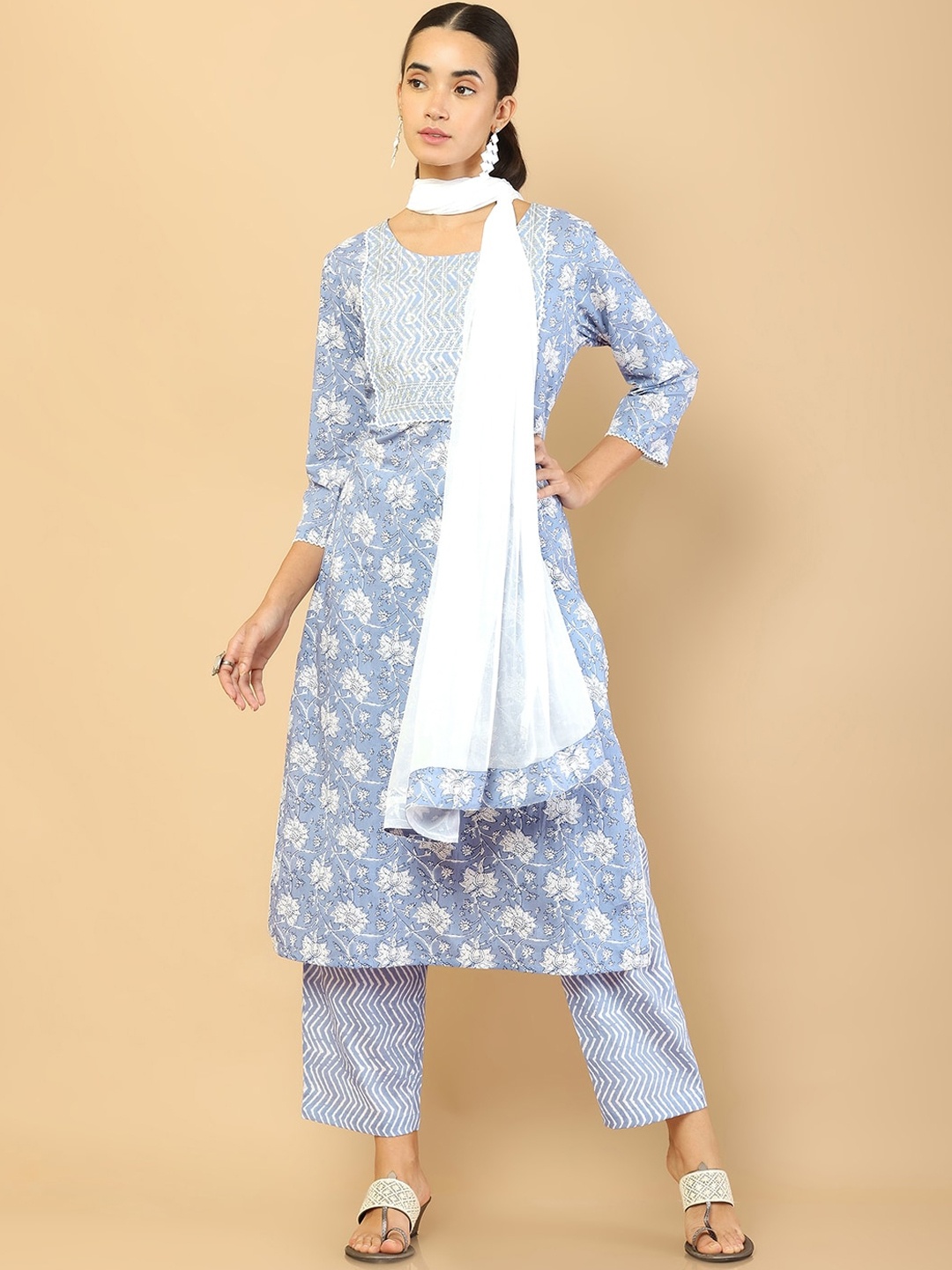Soch Women Blue Ethnic Motifs Printed Pure Cotton Kurta with Trousers & With Dupatta
Soch Women Blue Ethnic Motifs Printed Pure Cotton Kurta with Trousers & With Dupatta