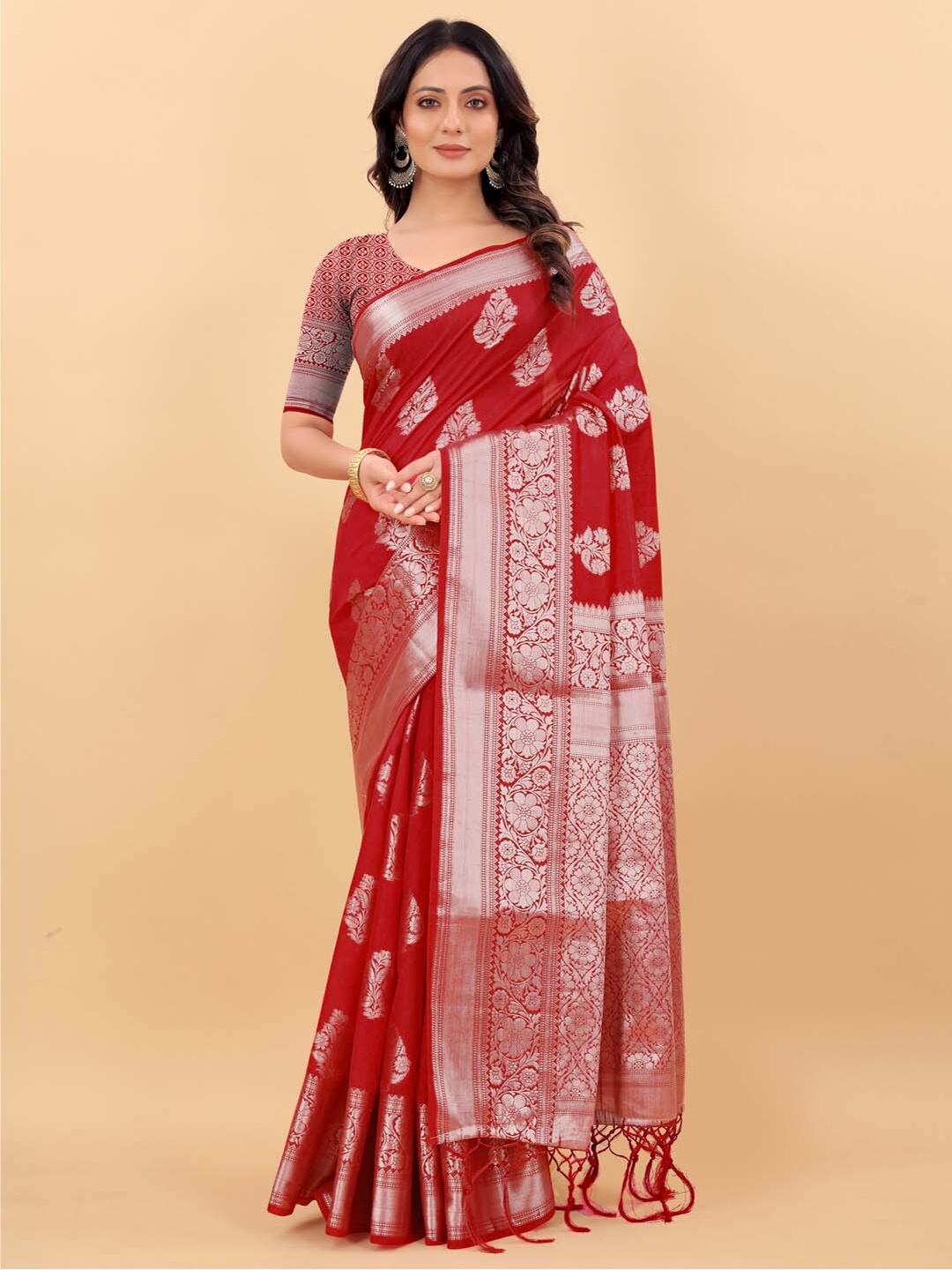 LINARO LIFESTYLES Maroon & Silver-Toned Ethnic Motifs Zari Silk Cotton Banarasi Saree
LINARO LIFESTYLES Maroon & Silver-Toned Ethnic Motifs Zari Silk Cotton Banarasi Saree
