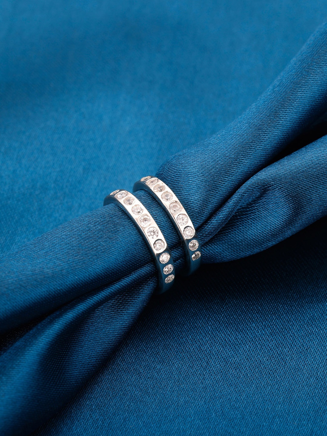 GIVA Set Of 2 925 Sterling Silver Rhodium-Plated Silver-Toned White CZ Studded Toe Ring
GIVA Set Of 2 925 Sterling Silver Rhodium-Plated Silver-Toned White CZ Studded Toe Ring