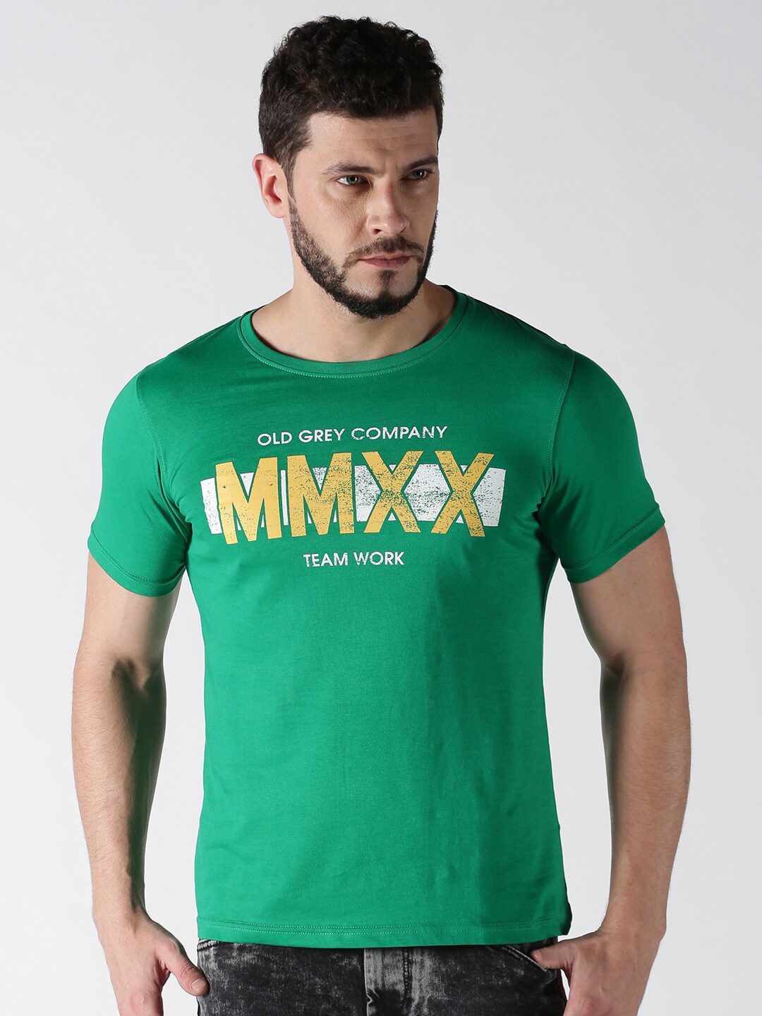 Old Grey Men Green & Yellow Typography Printed Slim Fit T-shirt
