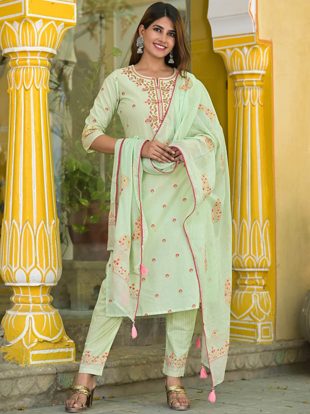 Meeranshi Women Lime Green Ethnic Motifs Embroidered Pure Cotton Kurta with Trousers & With Dupatta
Meeranshi Women Lime Green Ethnic Motifs Embroidered Pure Cotton Kurta with Trousers & With Dupatta