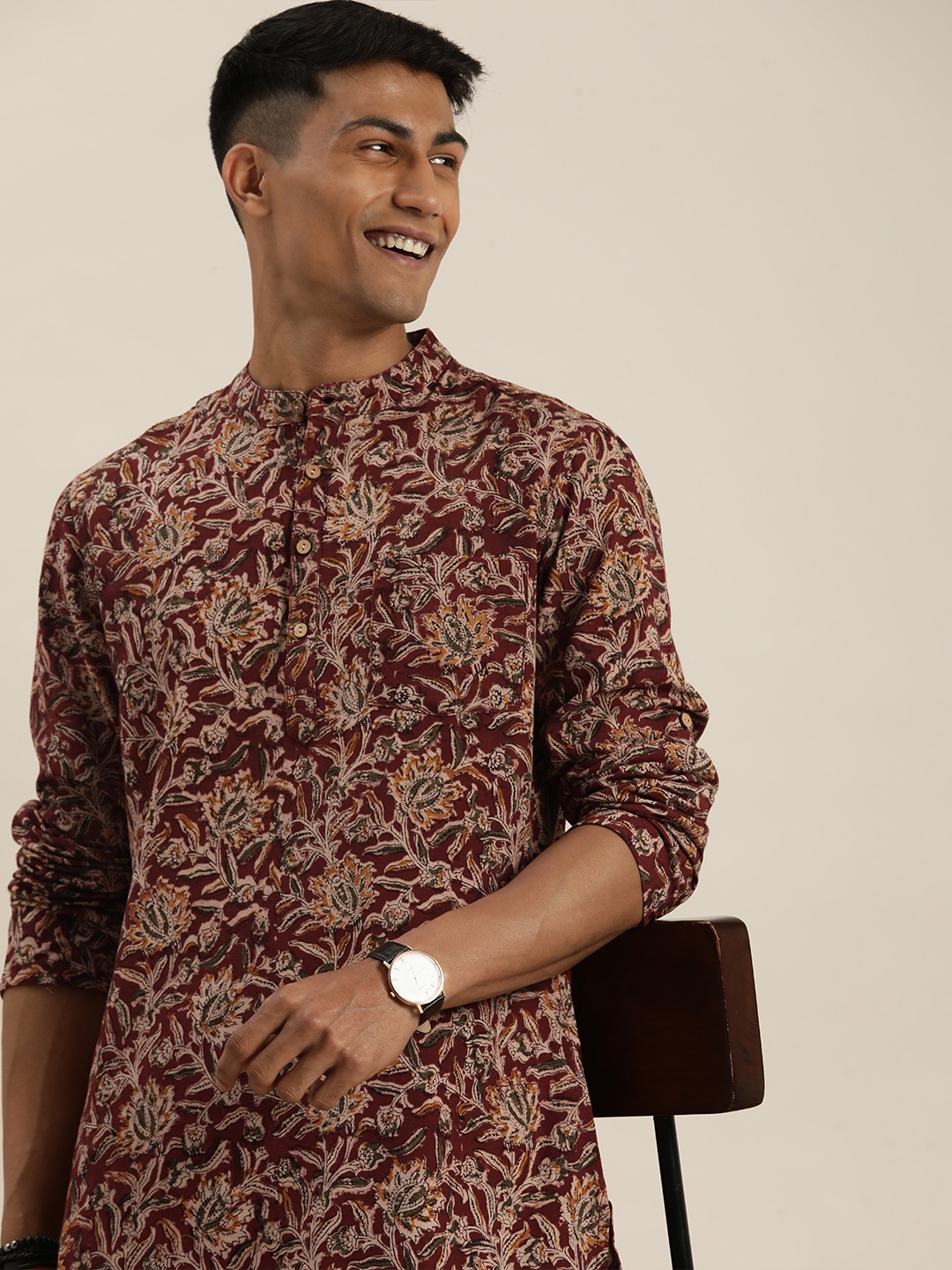 Taavi Men Maroon & Mustard Ethnic Motifs Printed Pure Cotton Kalamkari Straight Kurta
Taavi Men Maroon & Mustard Ethnic Motifs Printed Pure Cotton Kalamkari Straight Kurta