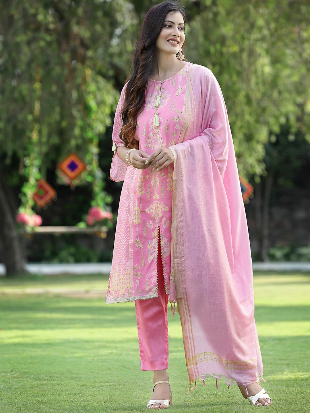 Juniper Women Pink Ethnic Motifs Embroidered Layered Gotta Patti Kurta with Trousers & With Dupatta
Juniper Women Pink Ethnic Motifs Embroidered Layered Gotta Patti Kurta with Trousers & With Dupatta