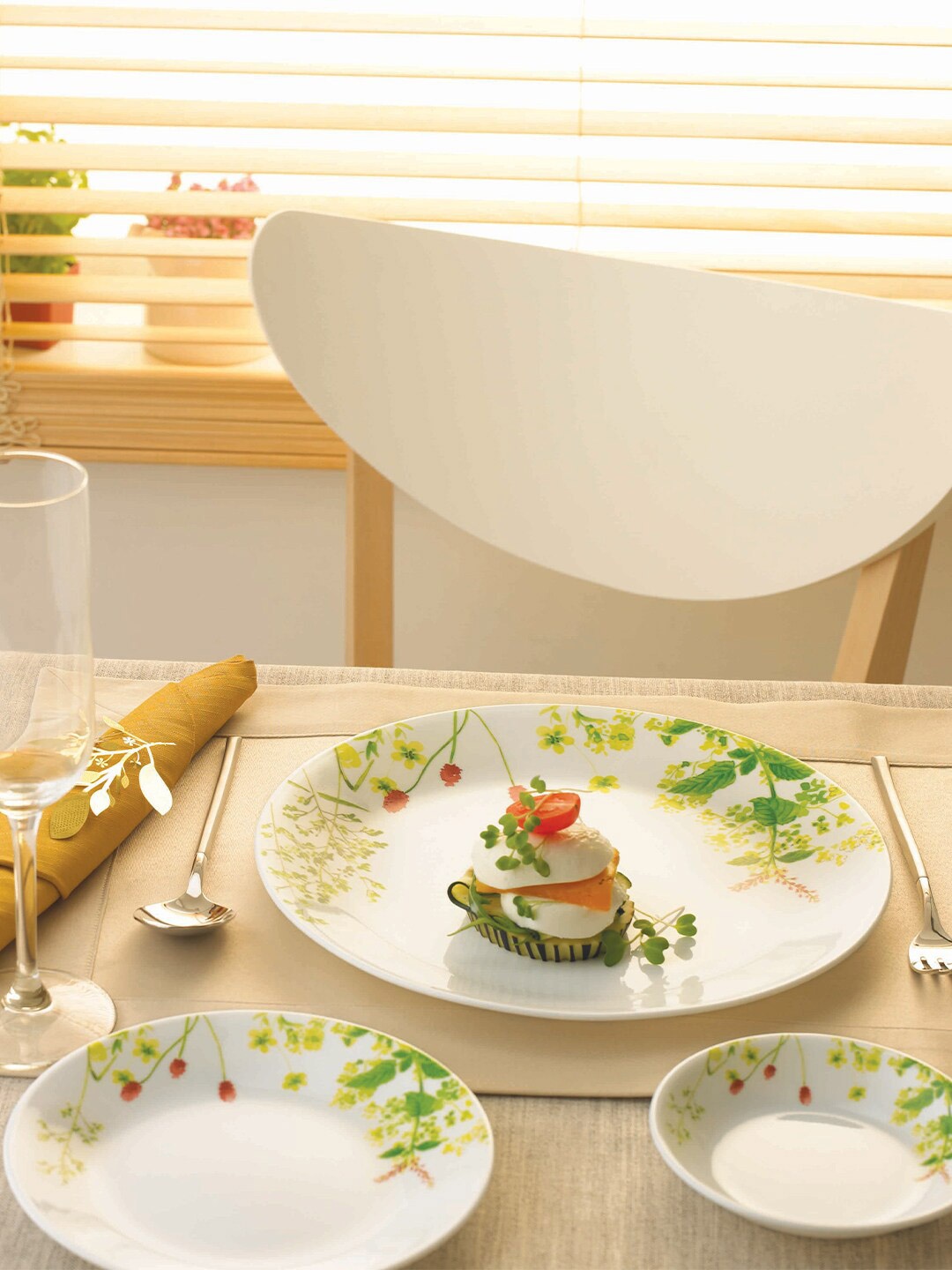 Corelle White Pack Of 4 Dishwasher & Microwave Safe Printed Vitrelle Glass Dinner Set
Corelle White Pack Of 4 Dishwasher & Microwave Safe Printed Vitrelle Glass Dinner Set
