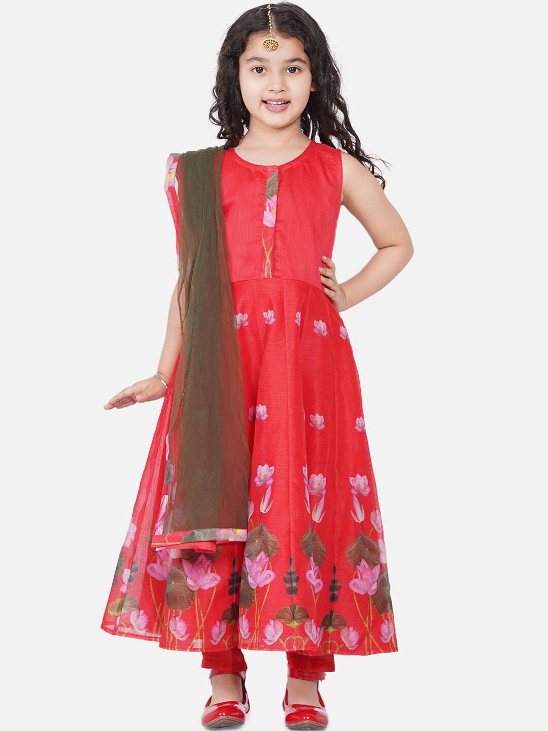 Bitiya by Bhama Girls Red Ethnic Motifs Printed Panelled Chanderi Cotton Kurti with Churidar & With Dupatta
Bitiya by Bhama Girls Red Ethnic Motifs Printed Panelled Chanderi Cotton Kurti with Churidar & With Dupatta