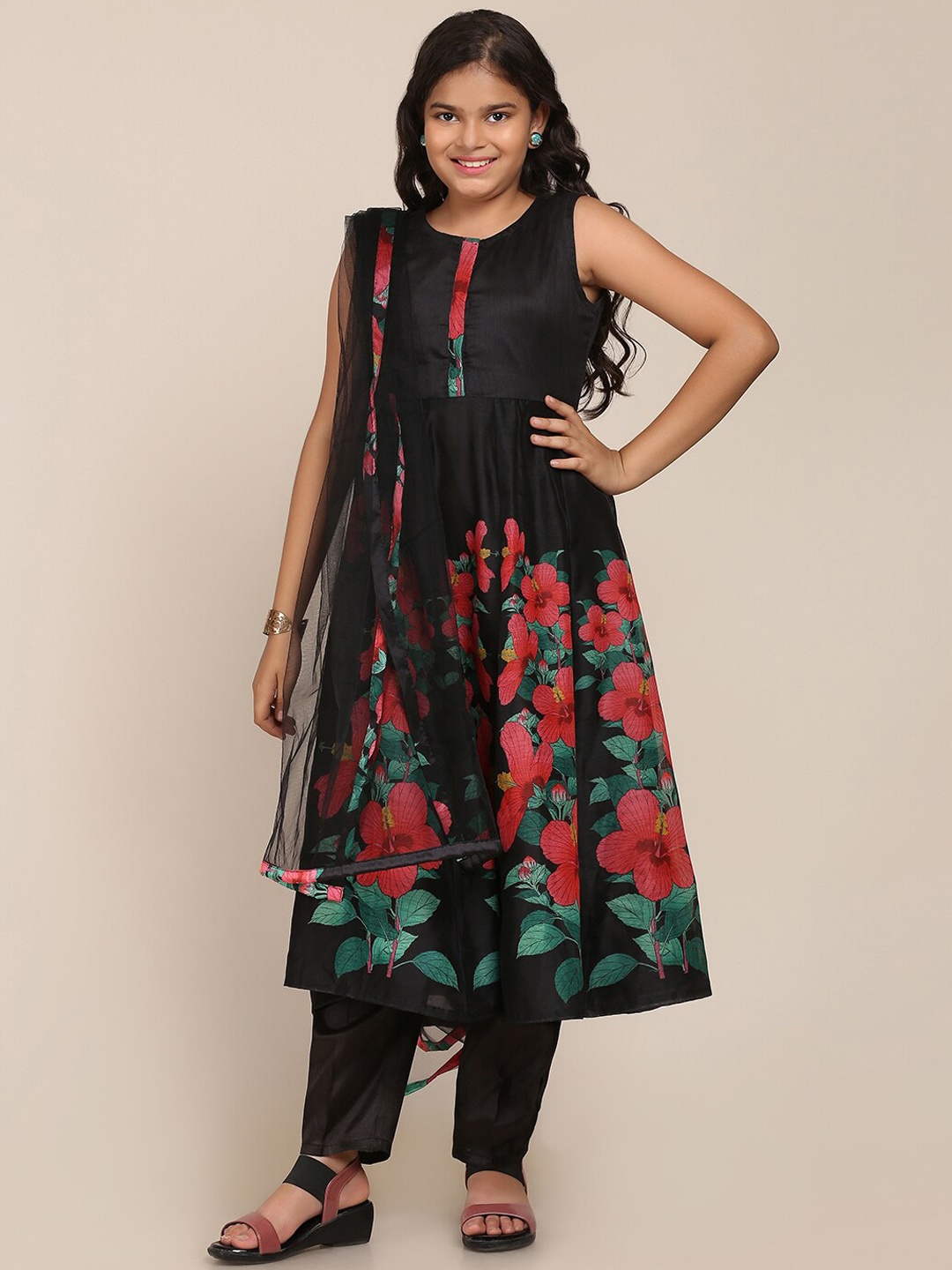 Bitiya by Bhama Girls Black Floral Printed Pleated Kurti with Churidar & With Dupatta
Bitiya by Bhama Girls Black Floral Printed Pleated Kurti with Churidar & With Dupatta