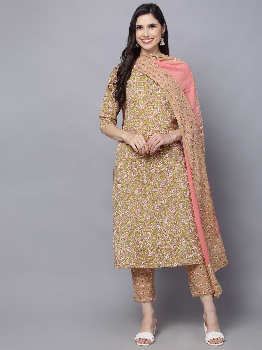 DAAMINA Women Mustard Yellow Ethnic Motifs Printed Pure Cotton Kurta with Trousers & With Dupatta
DAAMINA Women Mustard Yellow Ethnic Motifs Printed Pure Cotton Kurta with Trousers & With Dupatta