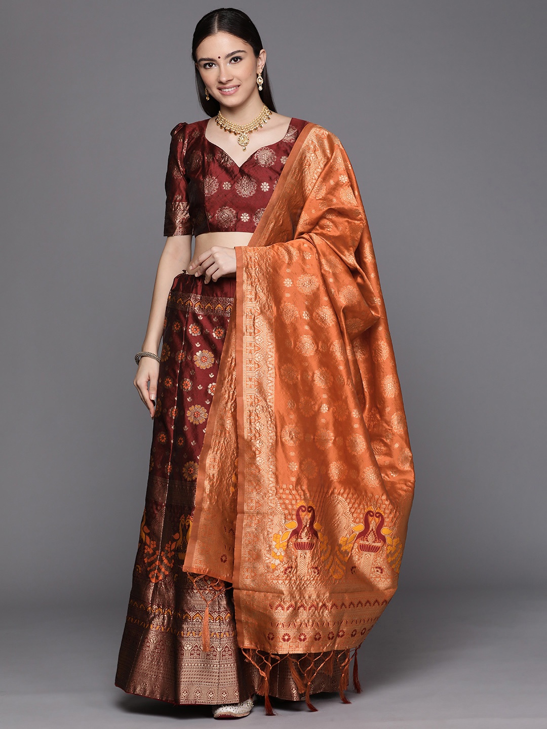 Mitera Women Magenta & Gold-Toned Batik Semi-Stitched Lehenga Unstitched Blouse & Dupatta
Mitera Women Magenta & Gold-Toned Batik Semi-Stitched Lehenga Unstitched Blouse & Dupatta