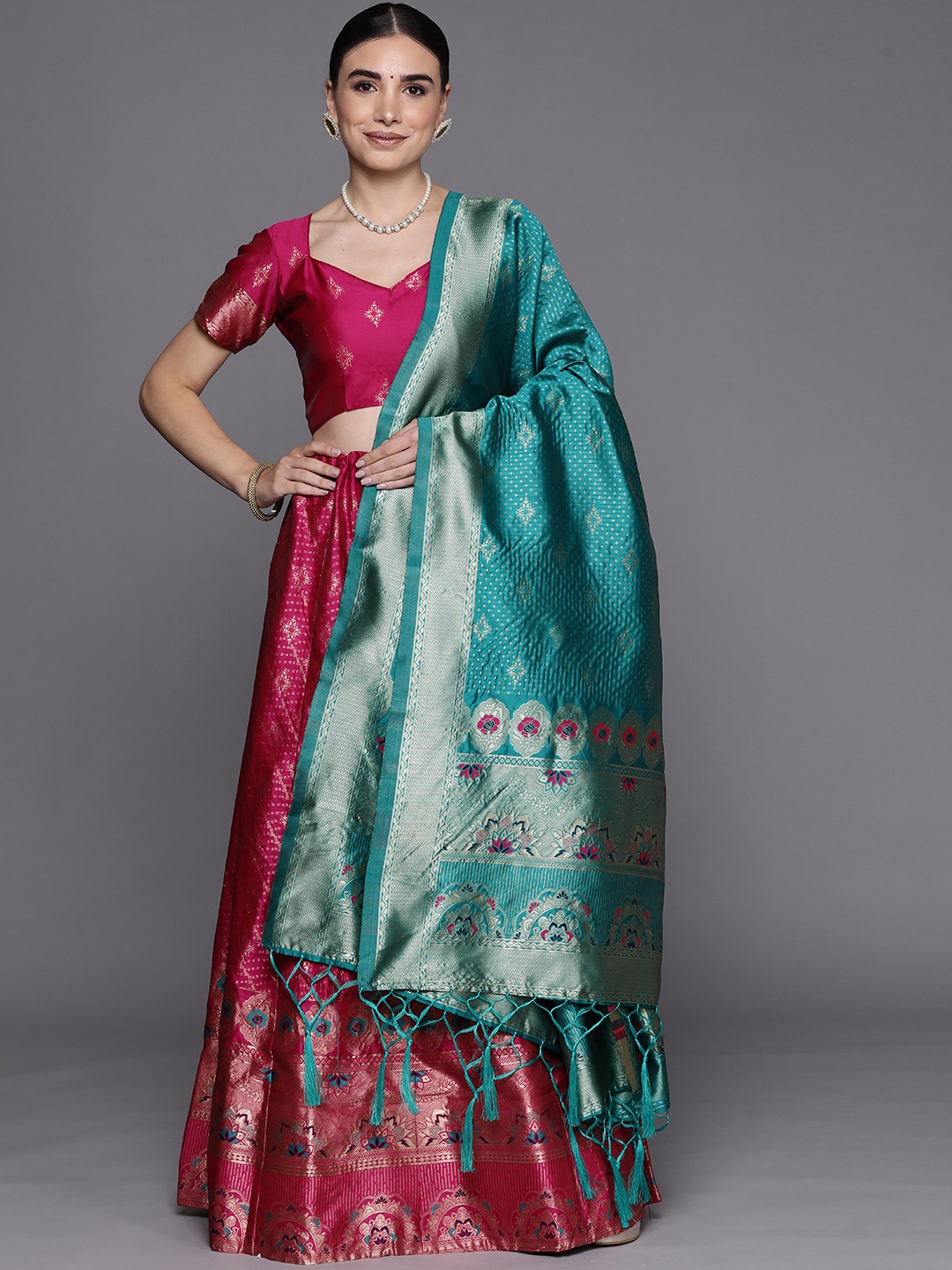 Mitera Women Pink & Gold-Toned Kalamkari Semi-Stitched Lehenga Unstitched Blouse & Dupatta
Mitera Women Pink & Gold-Toned Kalamkari Semi-Stitched Lehenga Unstitched Blouse & Dupatta