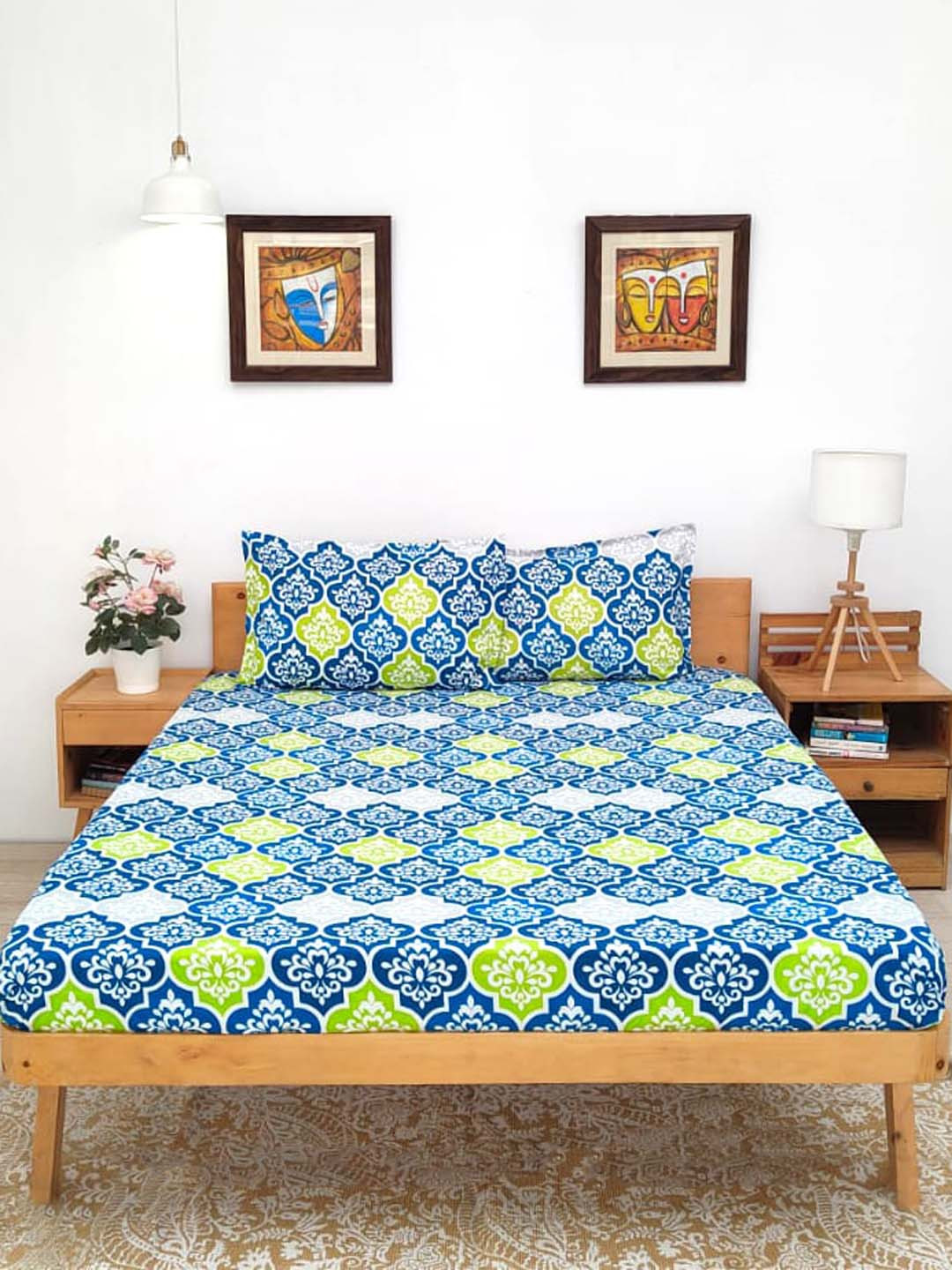 Ariana Blue & Off White Ethnic Motifs Printed 140 TC Queen Bedsheet with 2 Pillow Covers
Ariana Blue & Off White Ethnic Motifs Printed 140 TC Queen Bedsheet with 2 Pillow Covers