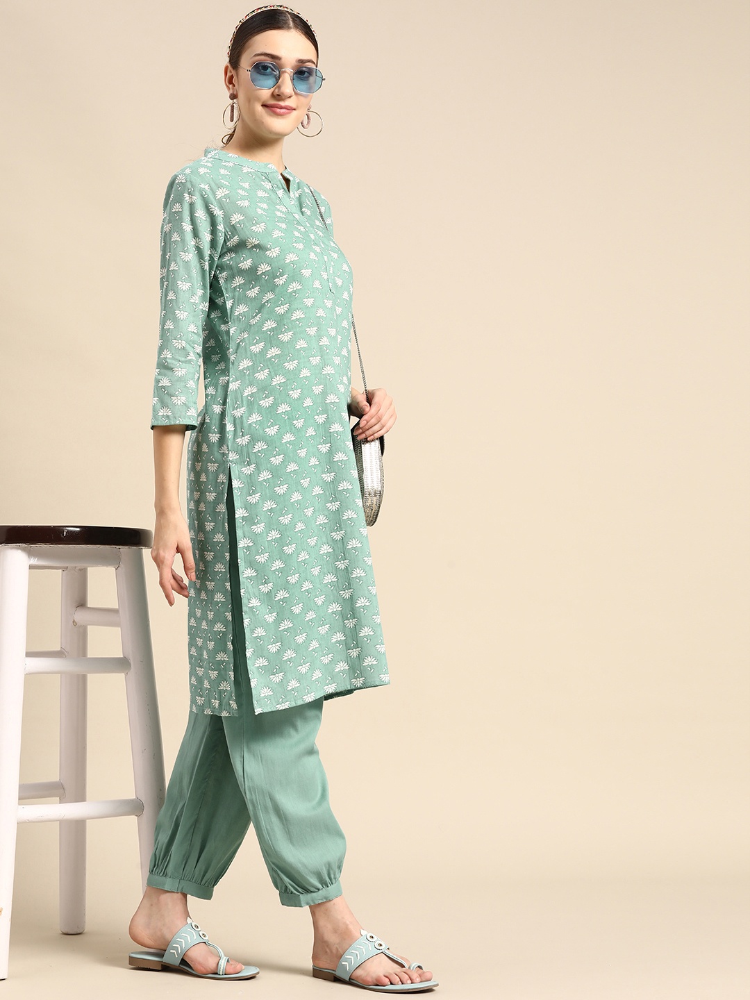 Sangria Women Green & White Ethnic Motifs Printed Pure Cotton Kurta with Salwar
Sangria Women Green & White Ethnic Motifs Printed Pure Cotton Kurta with Salwar