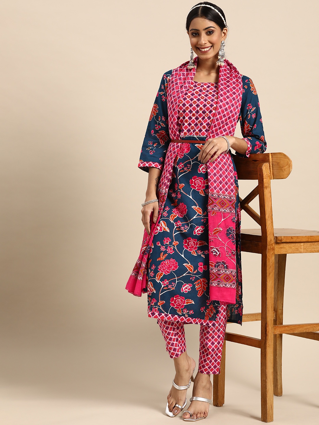 Sangria Women Navy Blue & Pink Ethnic Printed Pure Cotton Kurta with Trousers & Dupatta
Sangria Women Navy Blue & Pink Ethnic Printed Pure Cotton Kurta with Trousers & Dupatta