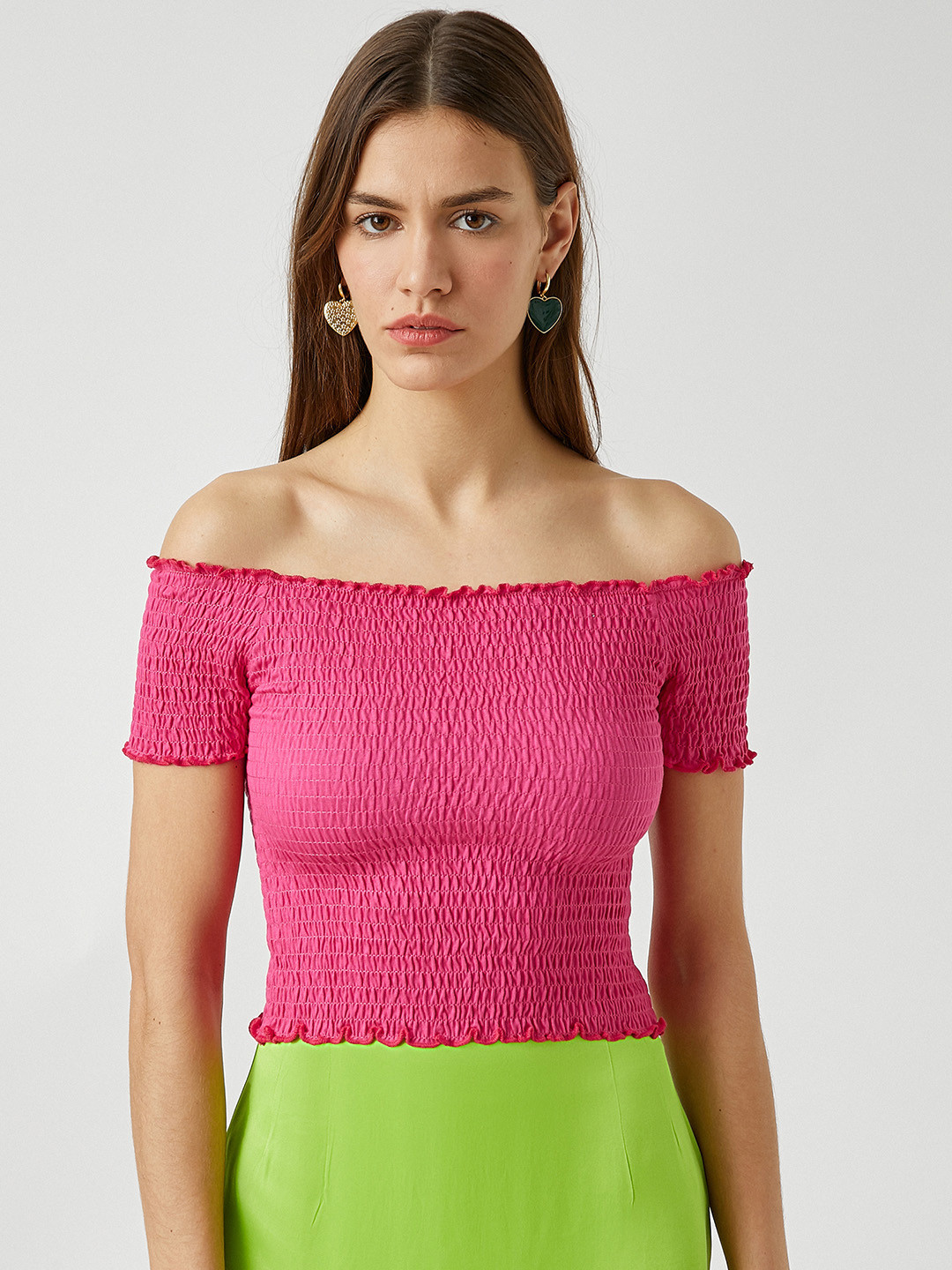 Koton Fuchsia Pink Off-Shoulder Smocked Top
Koton Fuchsia Pink Off-Shoulder Smocked Top