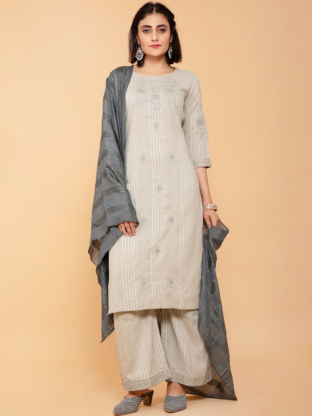 POONAM DESIGNER Women Off White Floral Embroidered Kurta with Sharara & With Dupatta
POONAM DESIGNER Women Off White Floral Embroidered Kurta with Sharara & With Dupatta