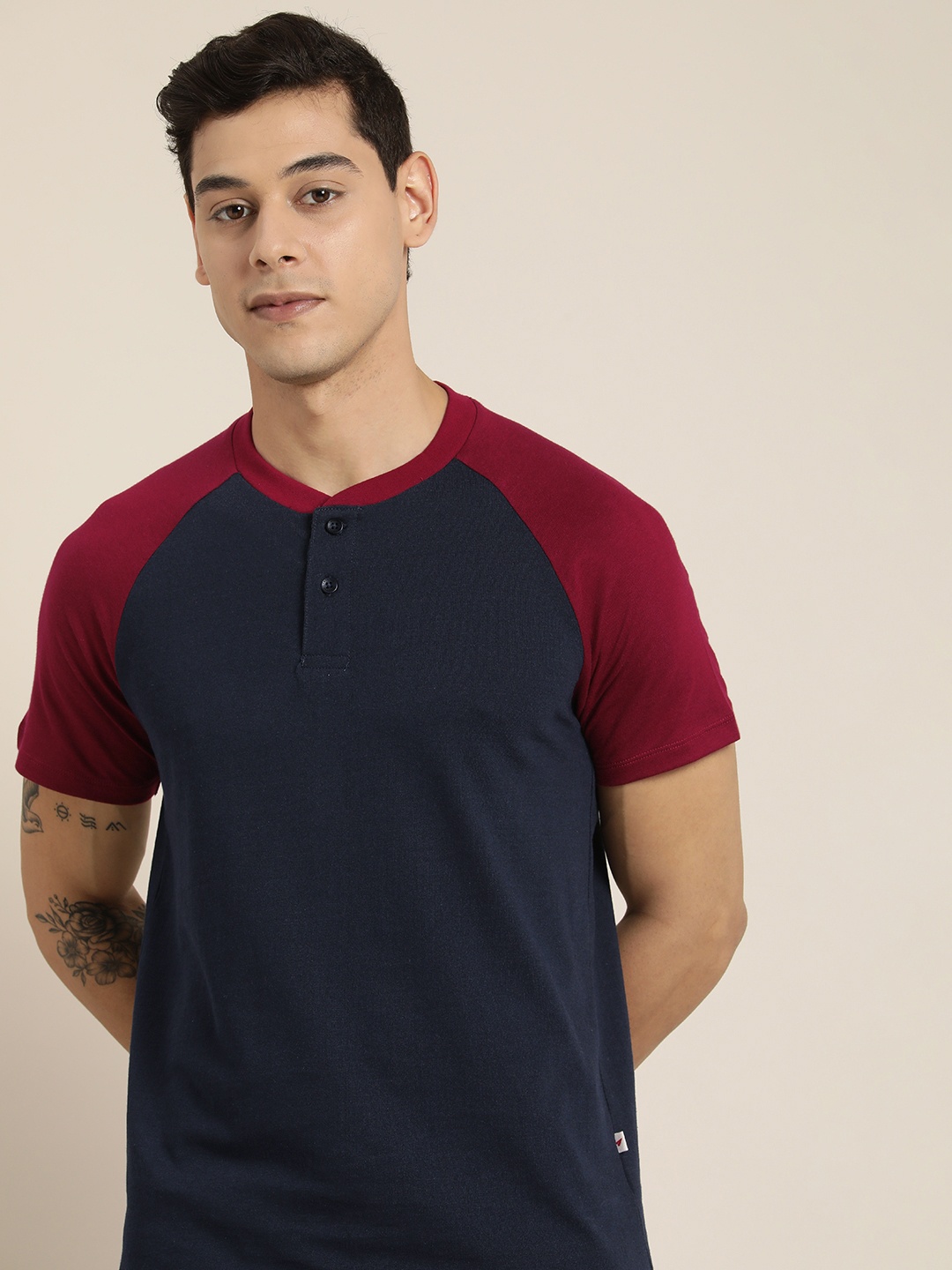 INVICTUS Men Solid Henley Neck Contrast Raglan Sleeves Pure Cotton T-shirt, Navy blue
INVICTUS Men Solid Henley Neck Contrast Raglan Sleeves Pure Cotton T-shirt, Navy blue