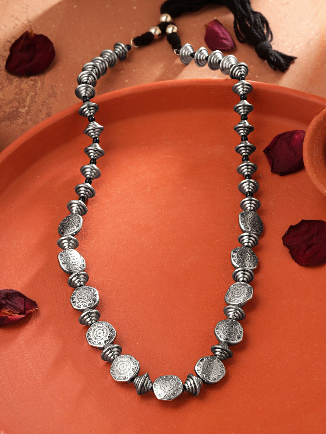 Yellow Chimes Silver-Plated Oxidised Beads Adjustable Vintage Boho Necklace
Yellow Chimes Silver-Plated Oxidised Beads Adjustable Vintage Boho Necklace