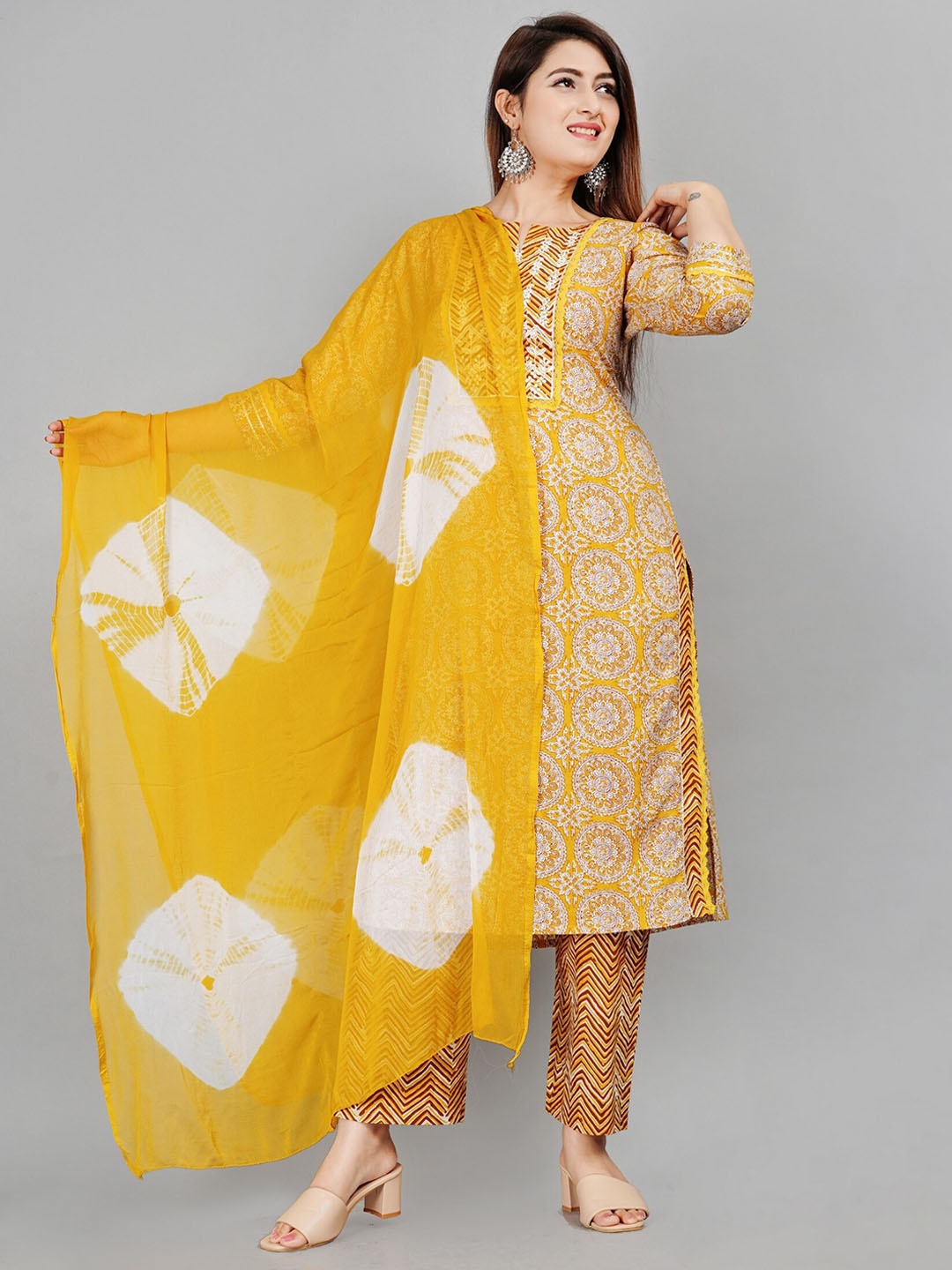 EtnicaWear Women Yellow Ethnic Motifs Printed Pure Cotton Kurta with Trousers & With Dupatta
EtnicaWear Women Yellow Ethnic Motifs Printed Pure Cotton Kurta with Trousers & With Dupatta