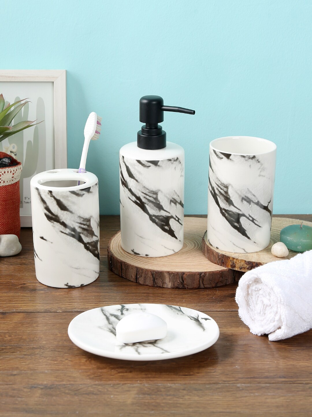 House Of Accessories Set of 4 White & Black Printed Ceramic Bathroom Accessories Set
House Of Accessories Set of 4 White & Black Printed Ceramic Bathroom Accessories Set